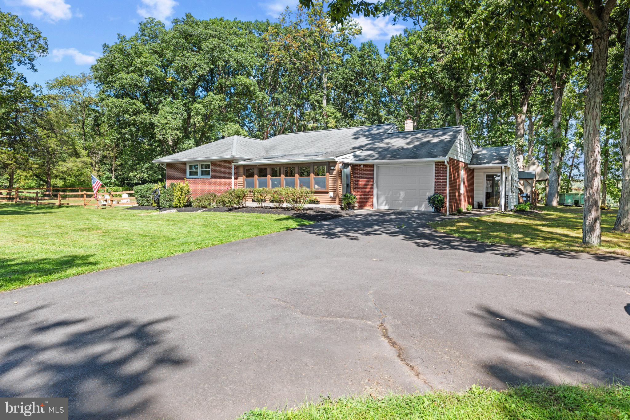 37 LITTLE ROAD
