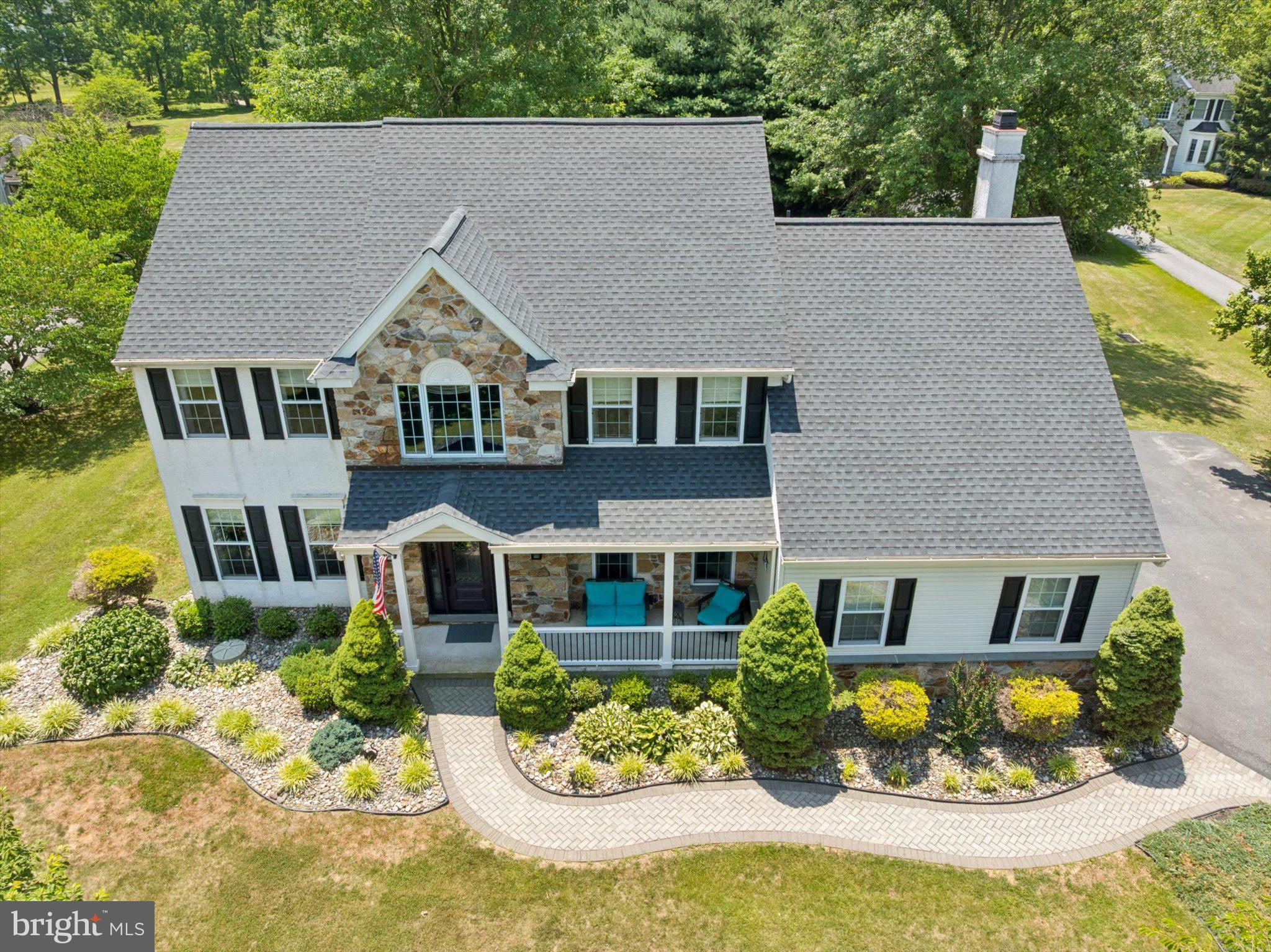 109 W CLAY CREEK LANE
