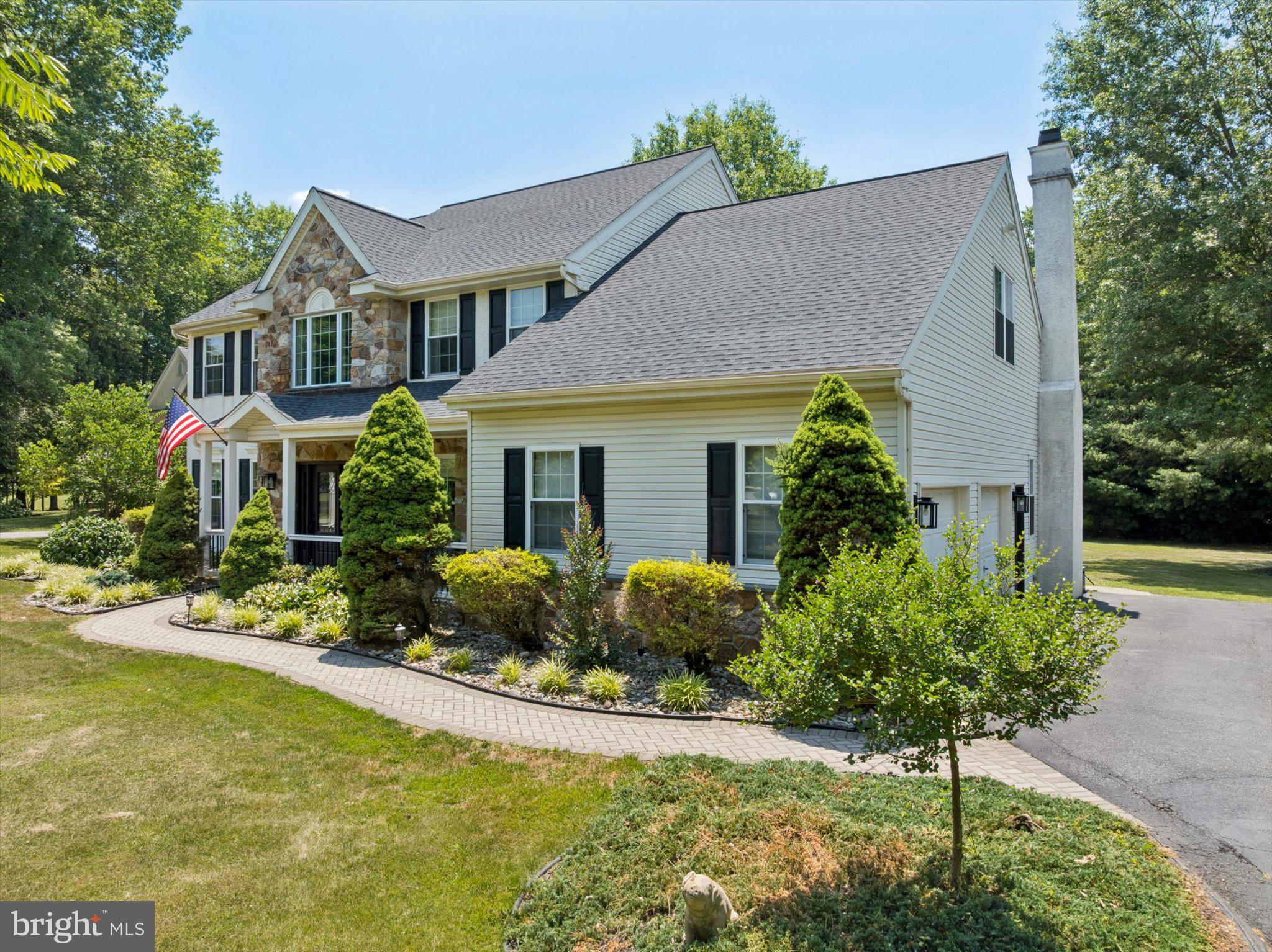 109 W CLAY CREEK LANE