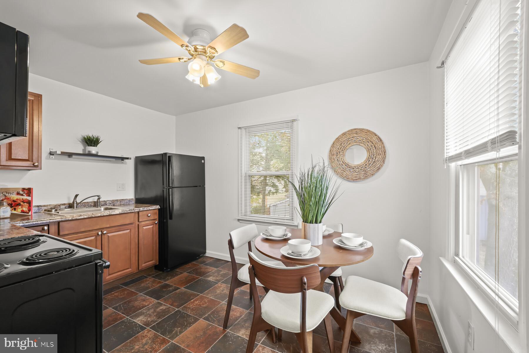 WEST MAGOTHY MANOR - Residential