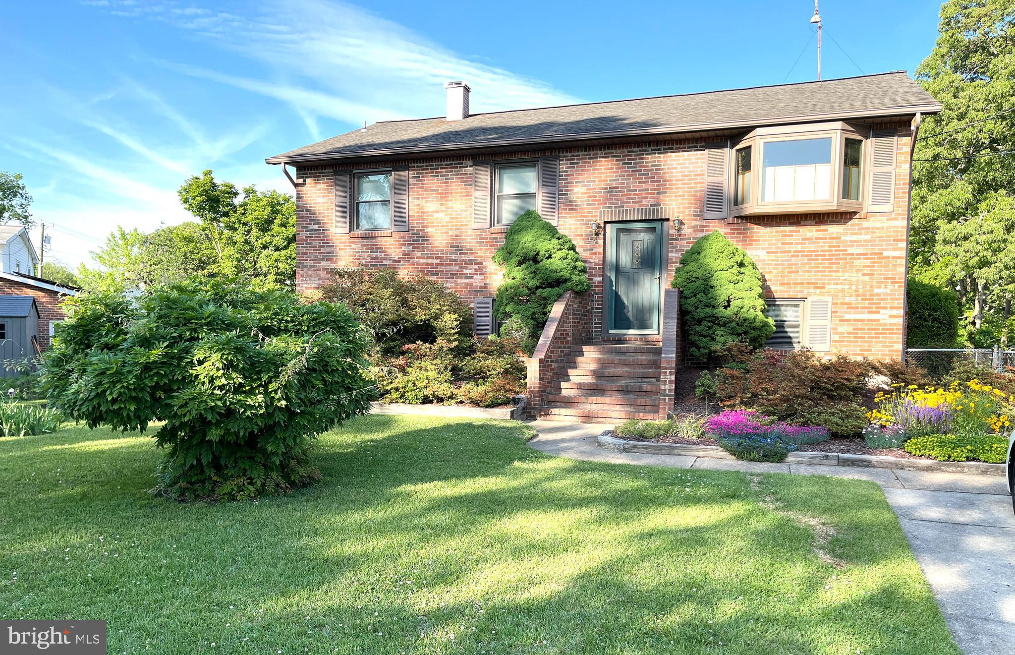 WEST MAGOTHY MANOR - Residential