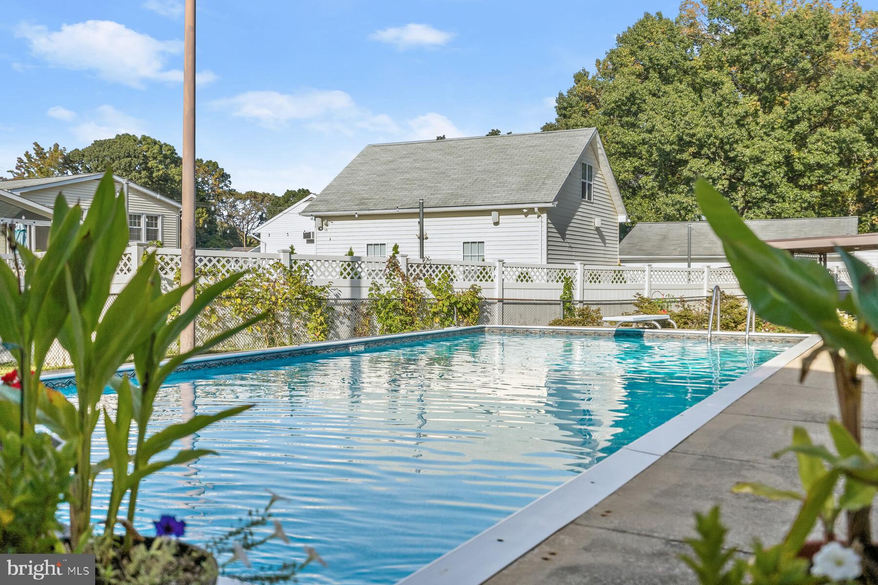 WEST MAGOTHY MANOR - Residential