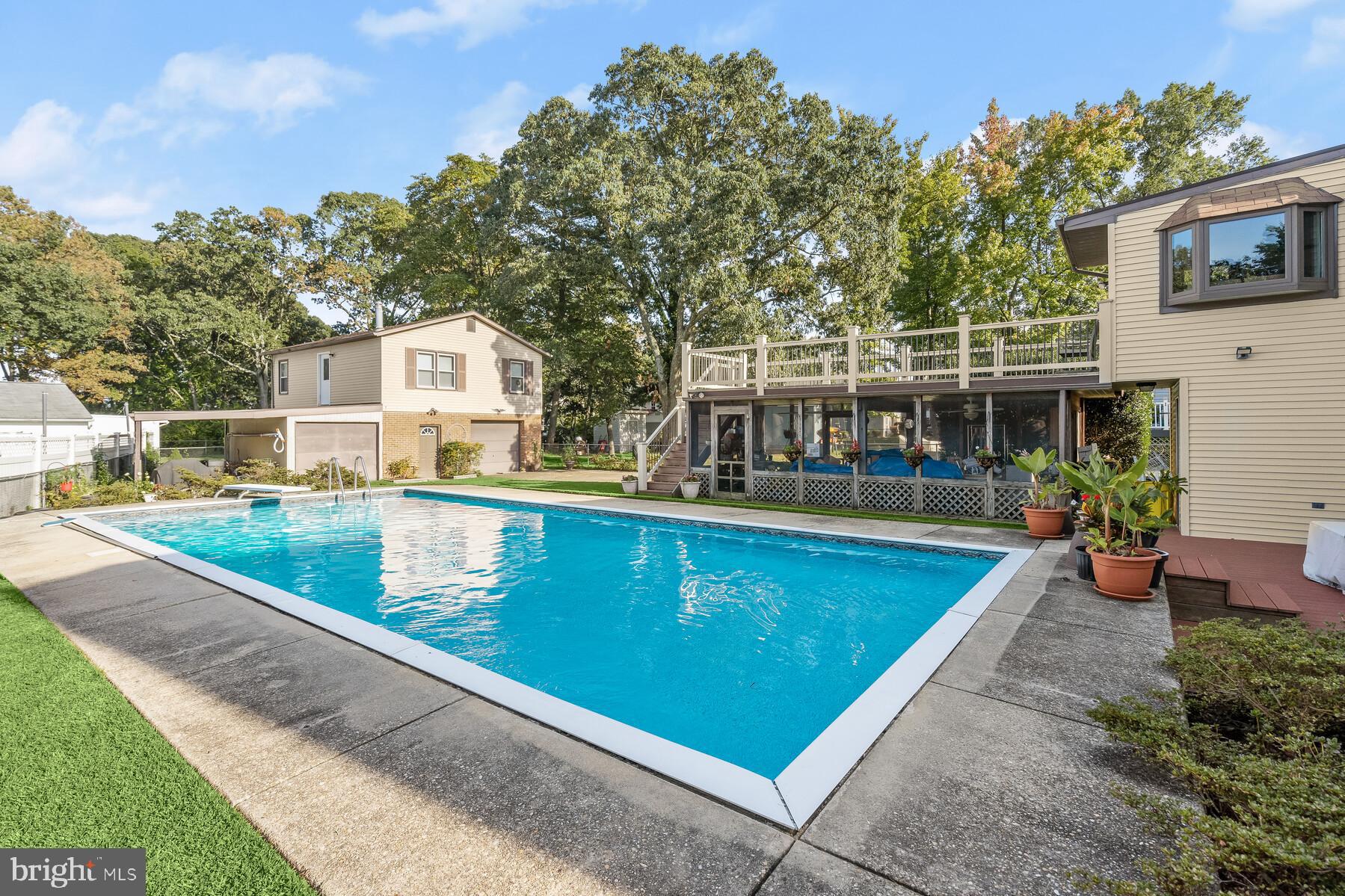 WEST MAGOTHY MANOR - Residential