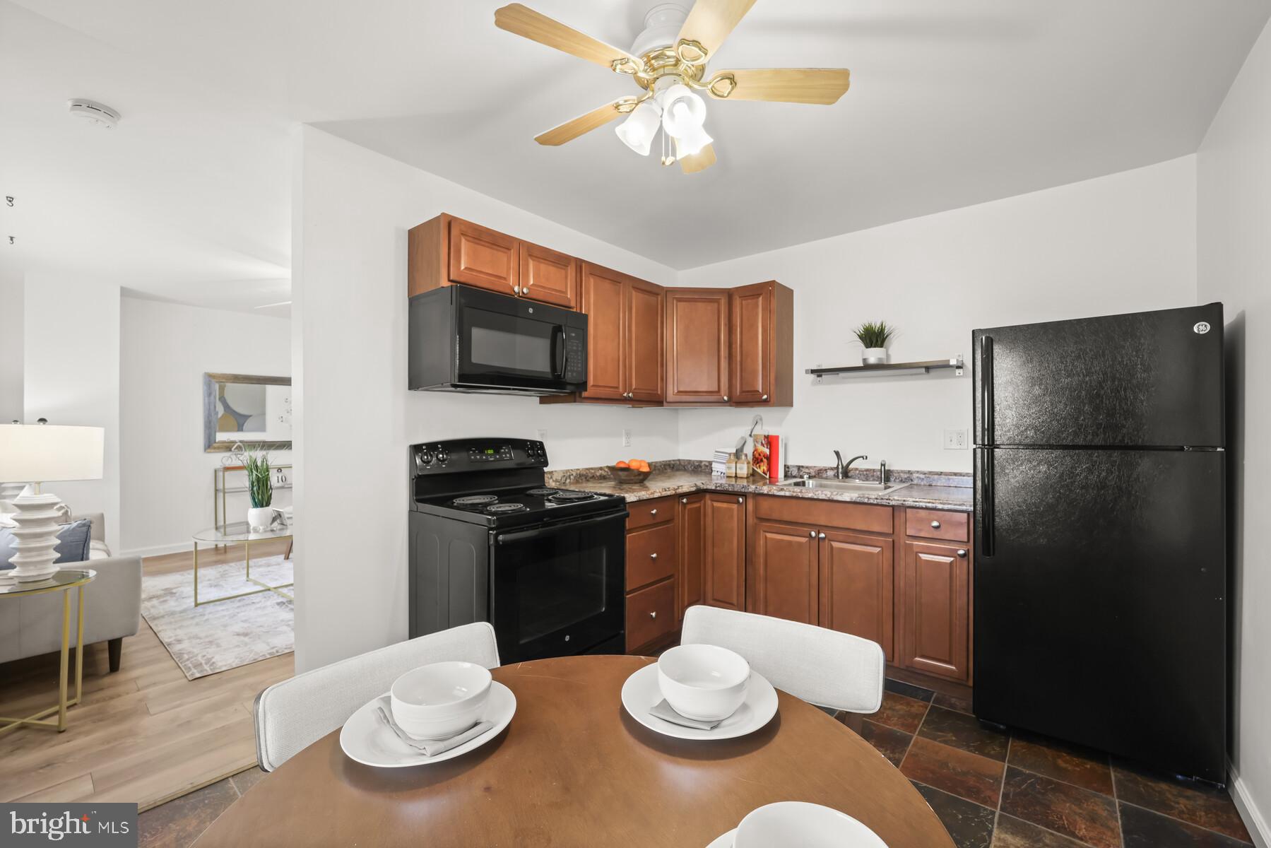 WEST MAGOTHY MANOR - Residential