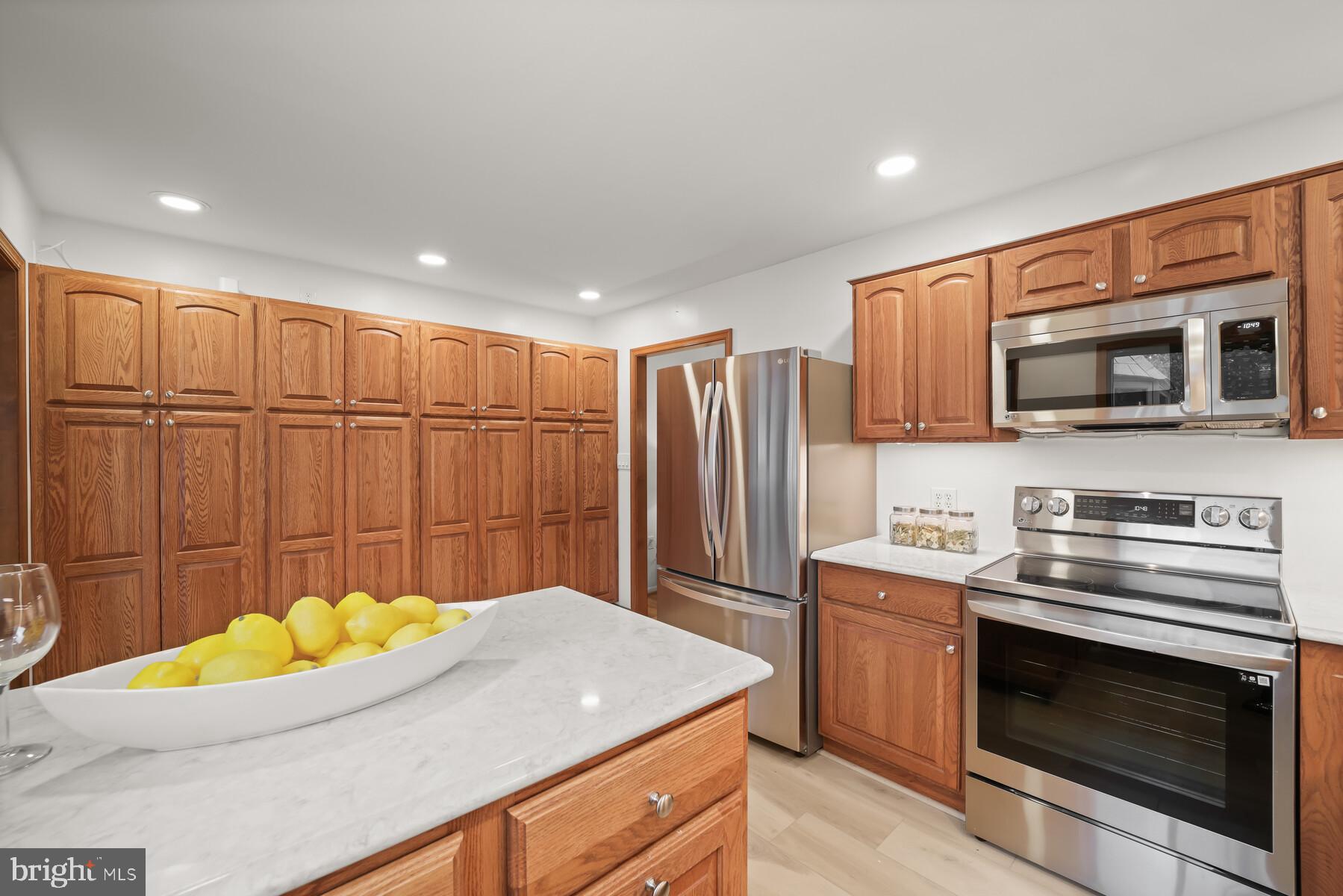 WEST MAGOTHY MANOR - Residential