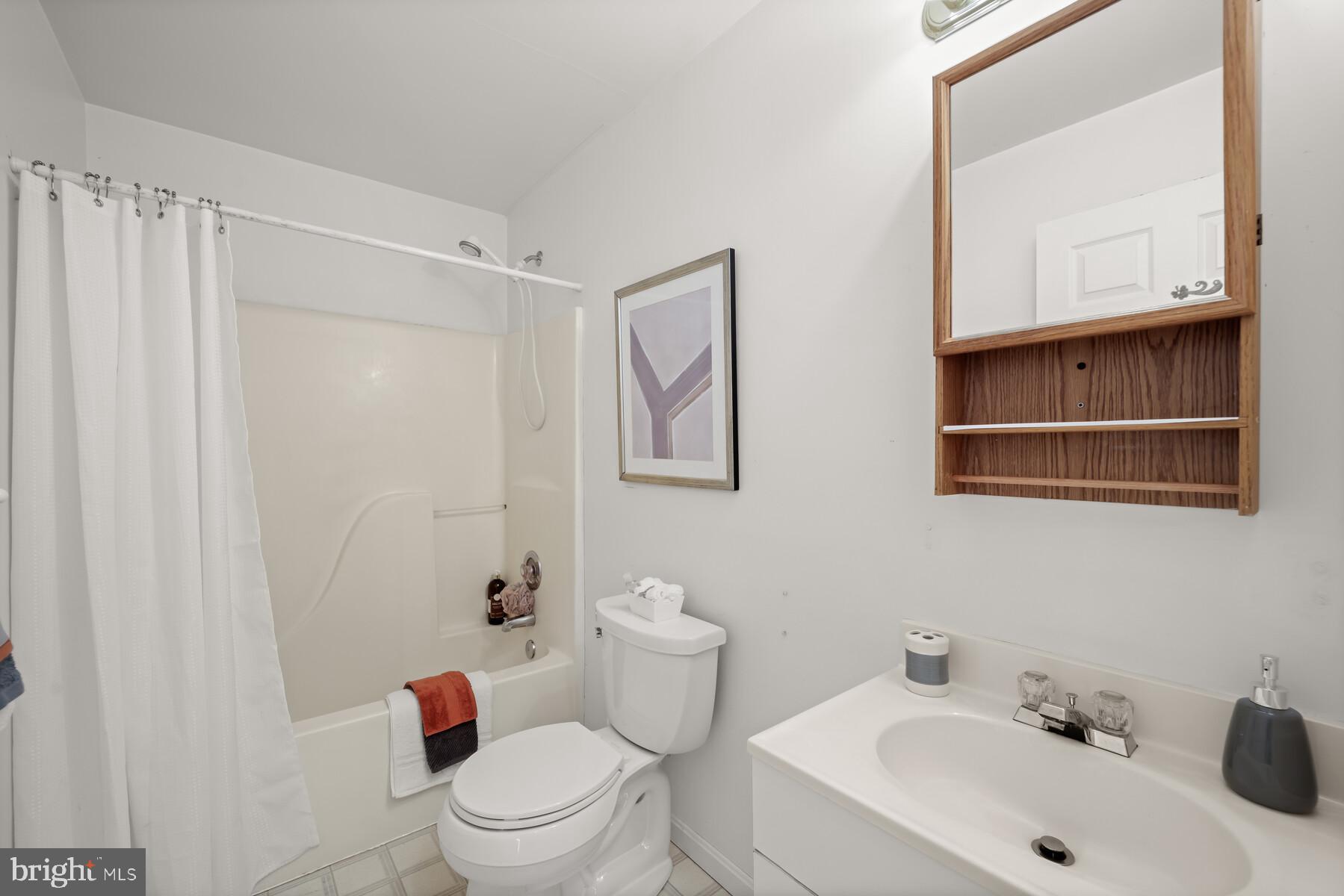 WEST MAGOTHY MANOR - Residential