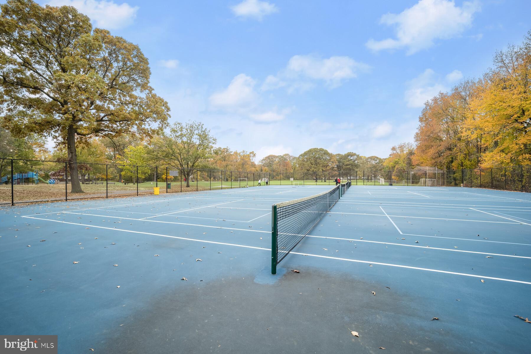 WEST MAGOTHY MANOR - Residential