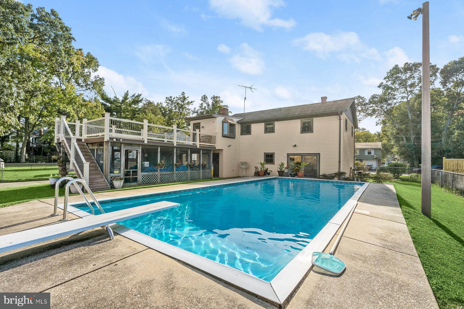 WEST MAGOTHY MANOR - Residential