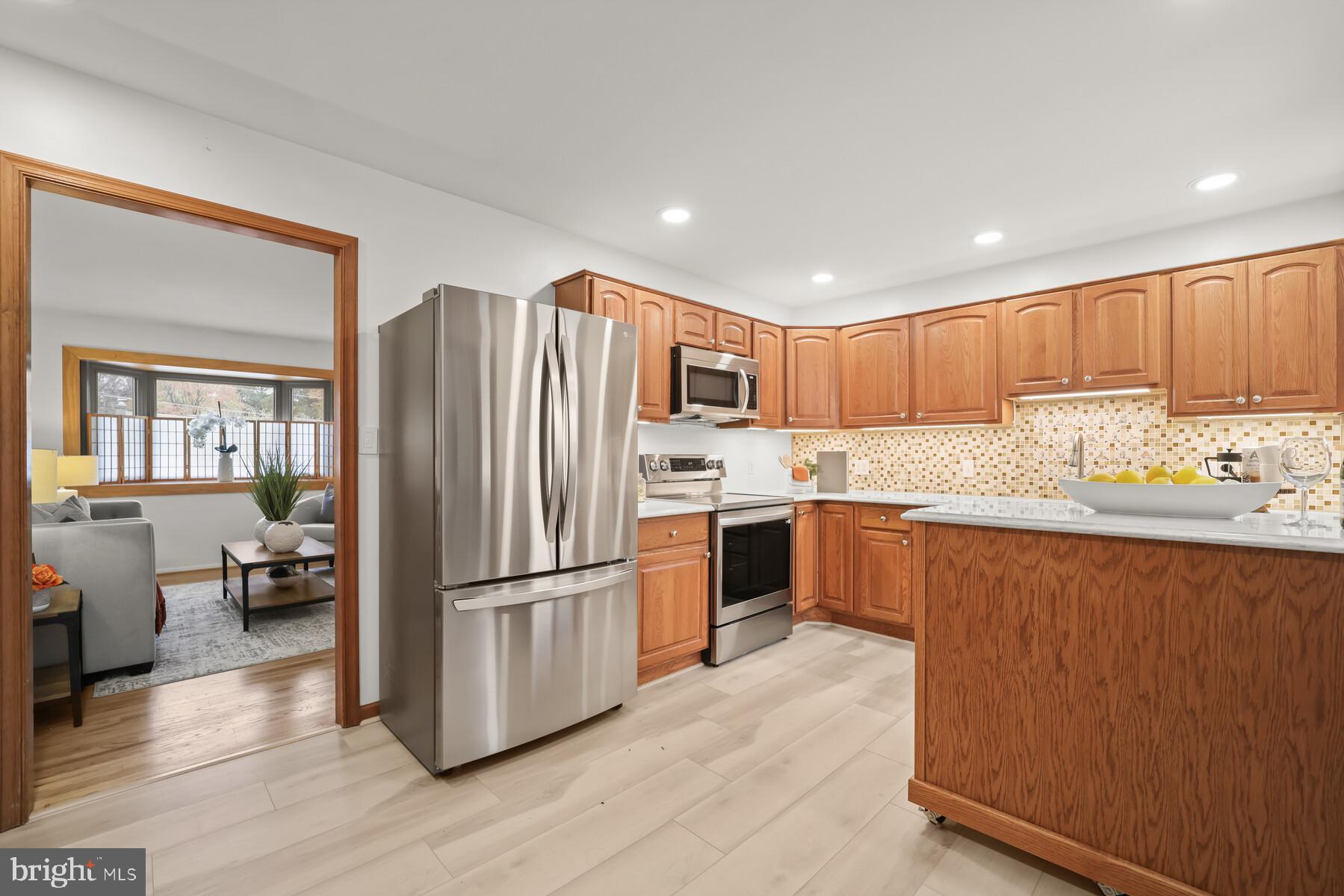 WEST MAGOTHY MANOR - Residential