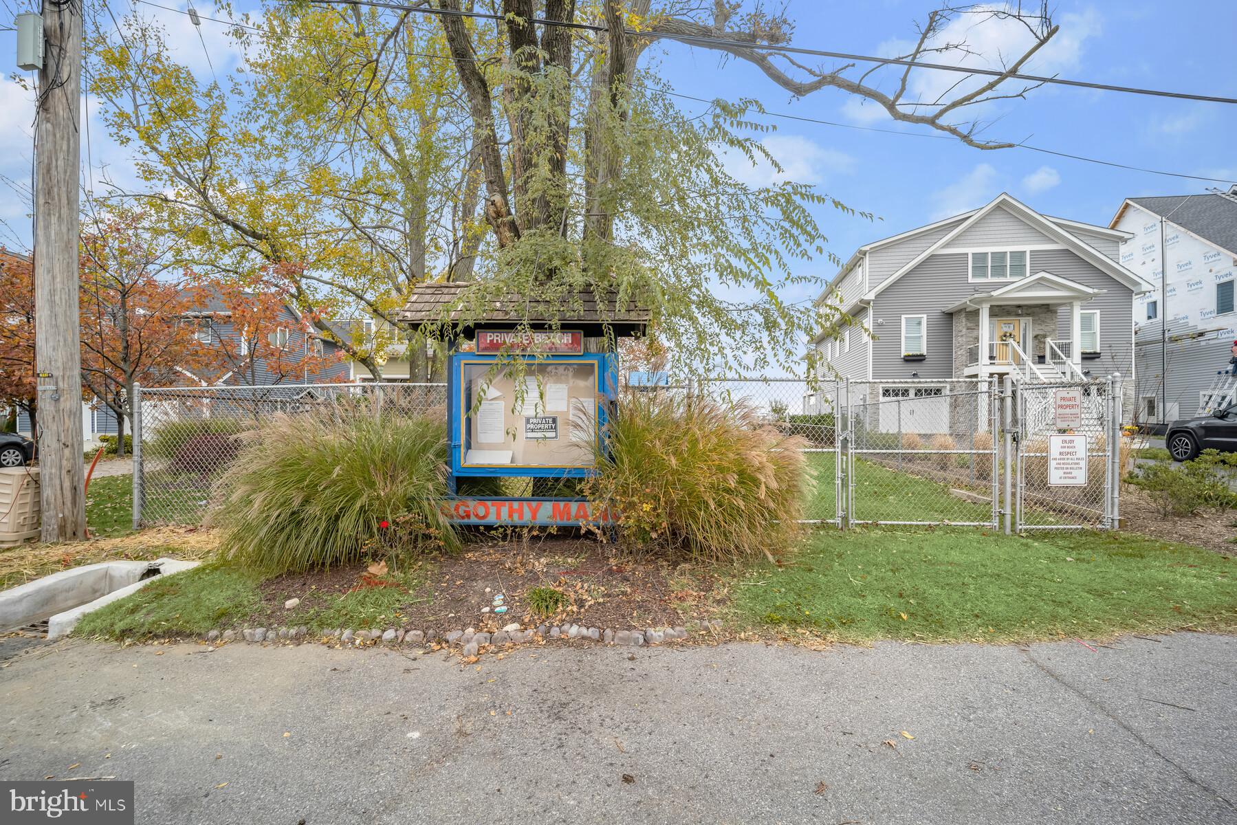 WEST MAGOTHY MANOR - Residential