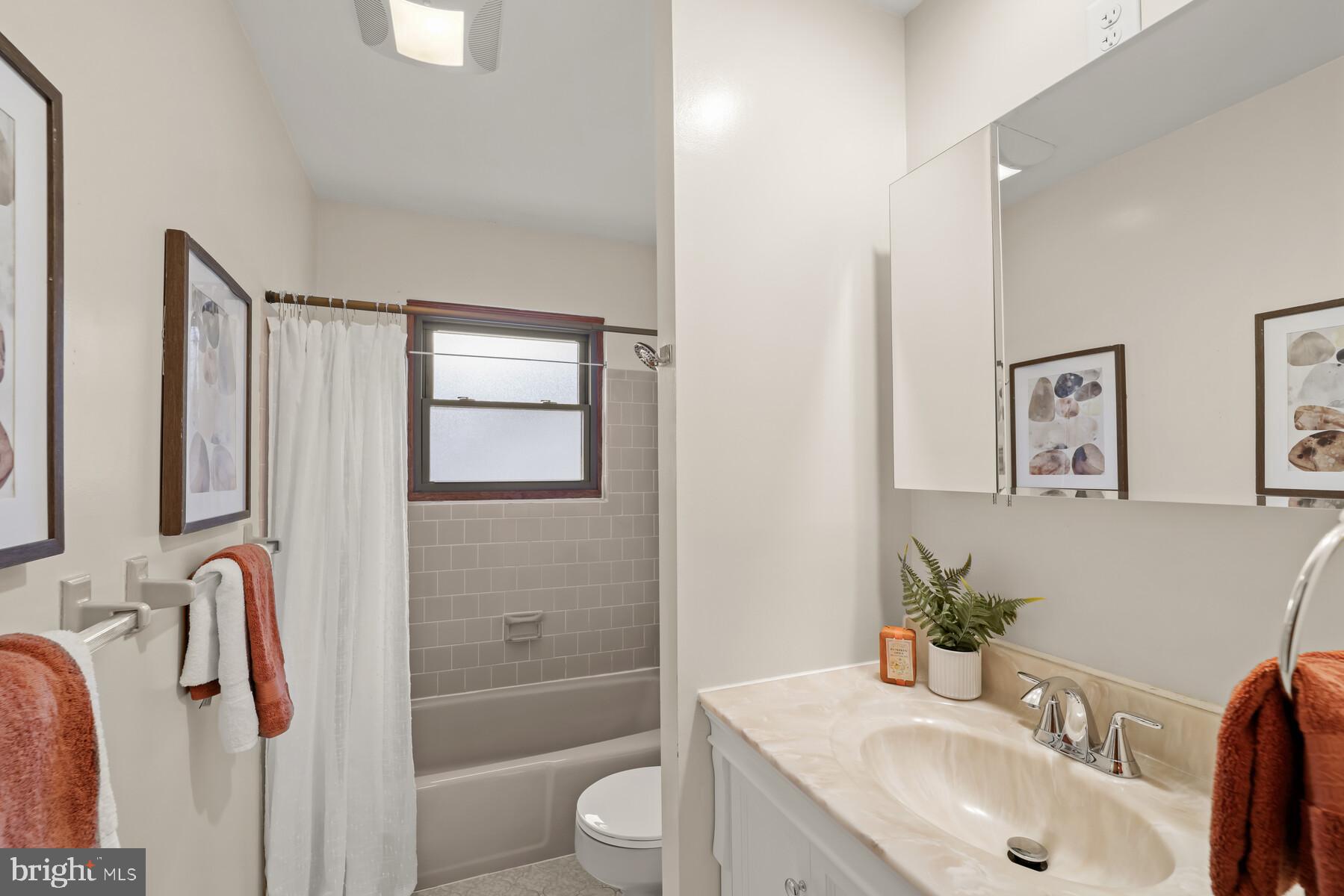 WEST MAGOTHY MANOR - Residential