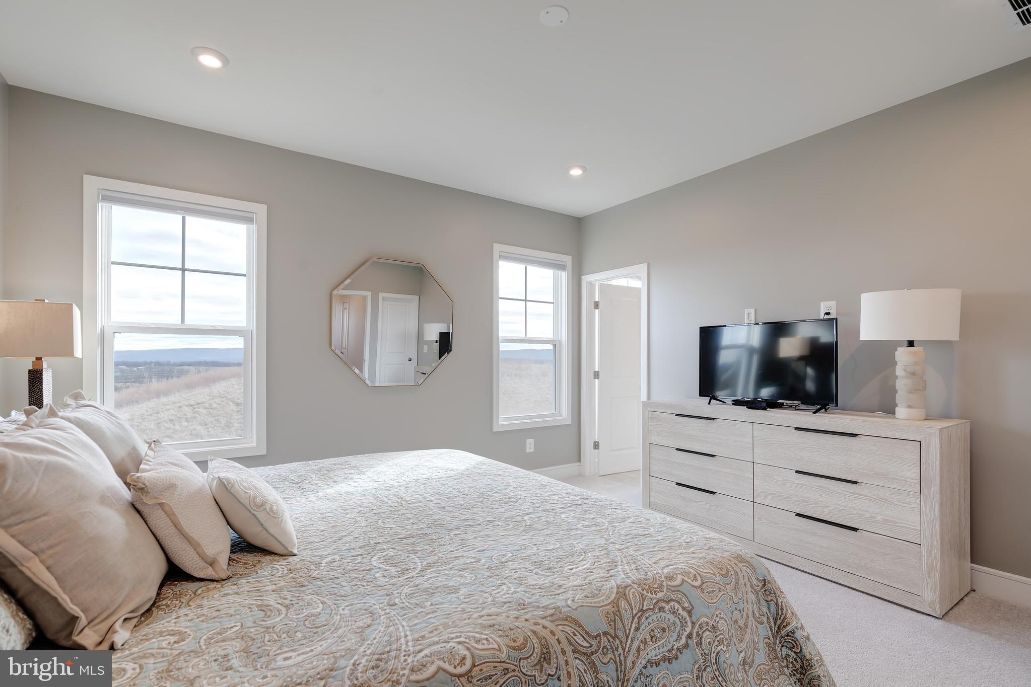 LAKE FREDERICK - Residential