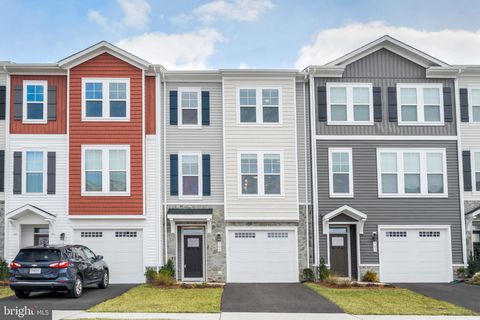 Homes For Sale - 105 Checkerspot<br/> LAKE FREDERICK, VA 22630