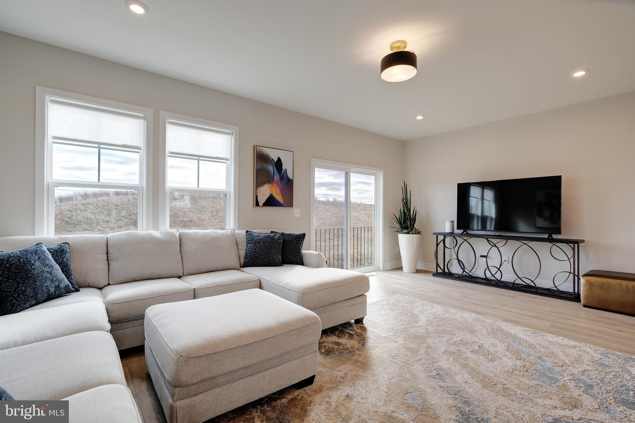 LAKE FREDERICK - Residential