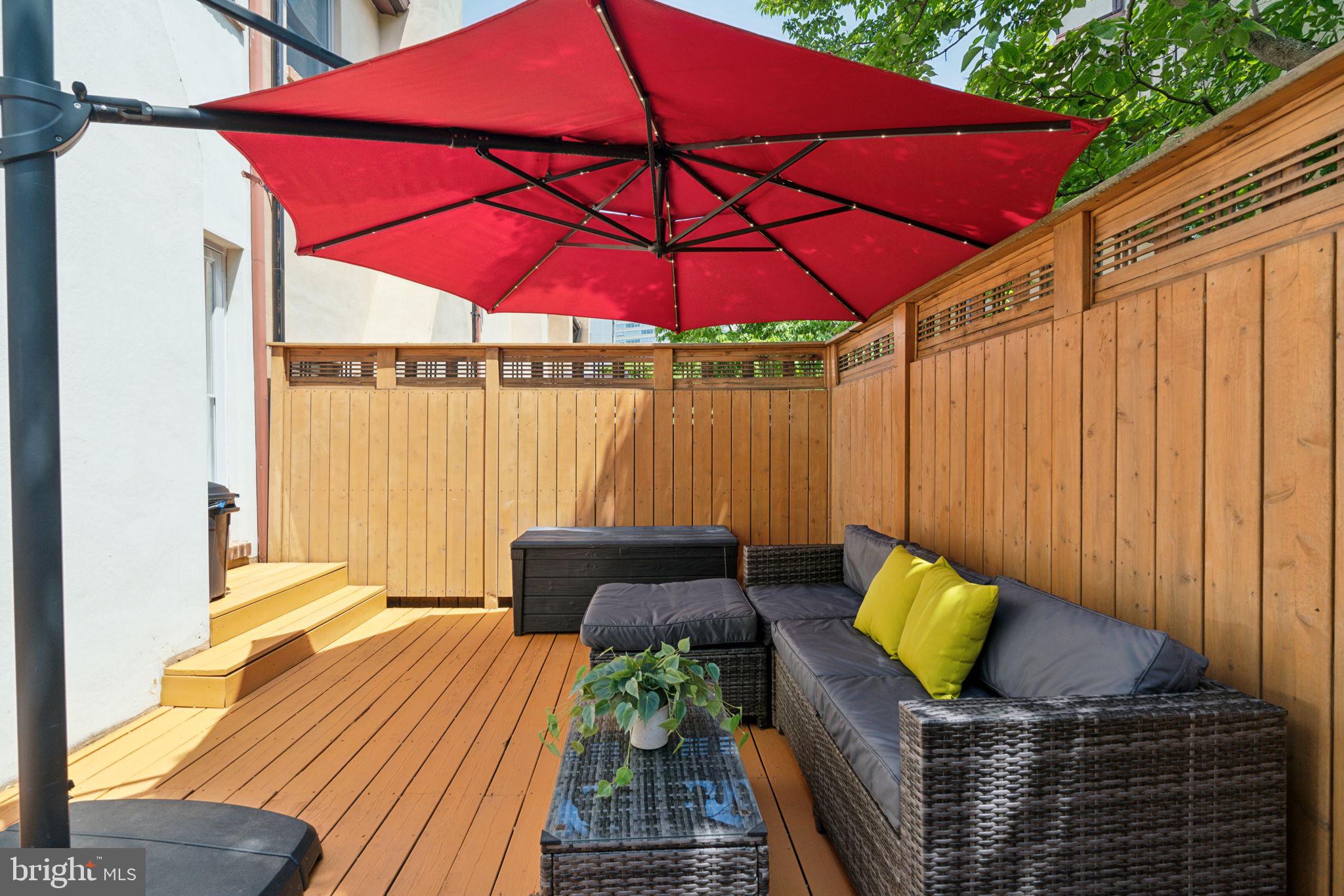 LOGAN SQUARE - Residential