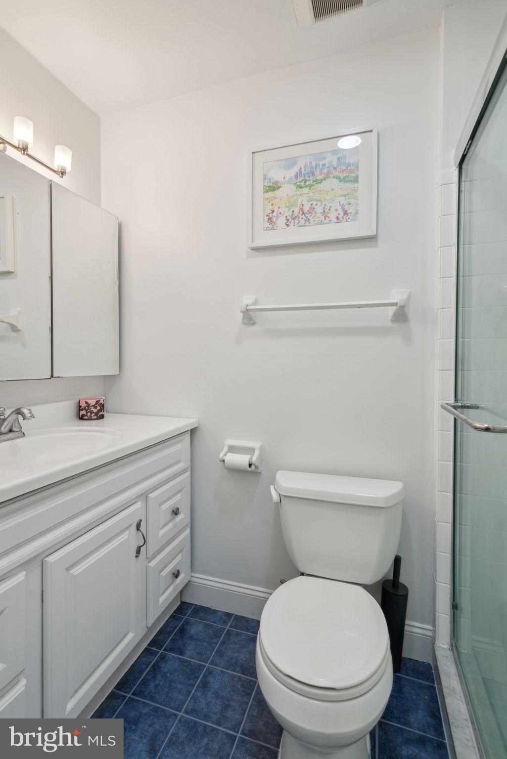 LOGAN SQUARE - Residential