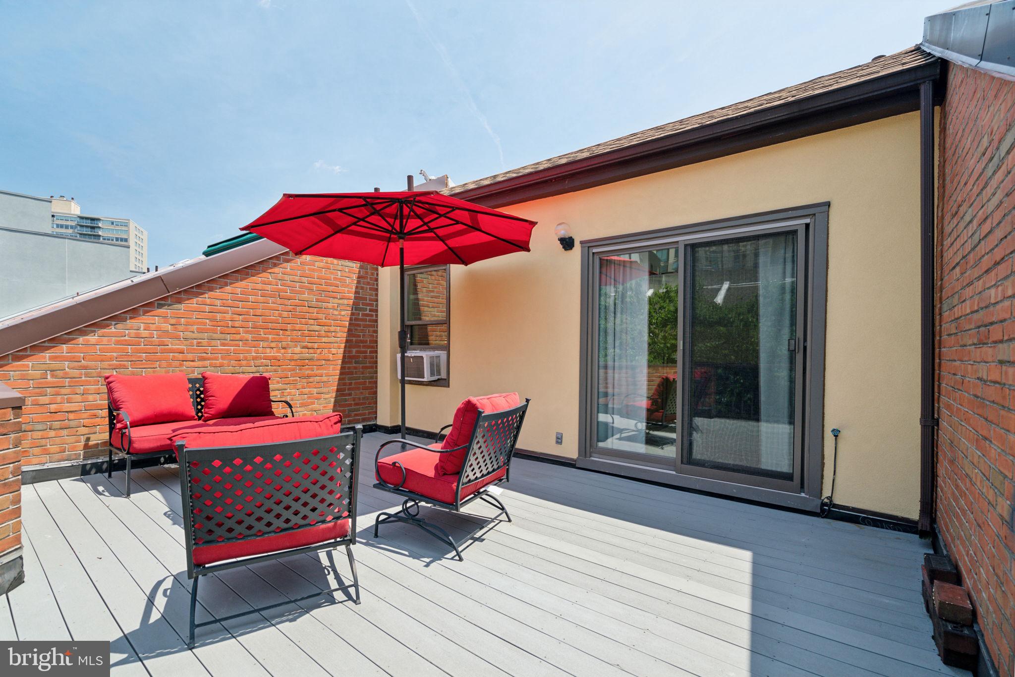 LOGAN SQUARE - Residential