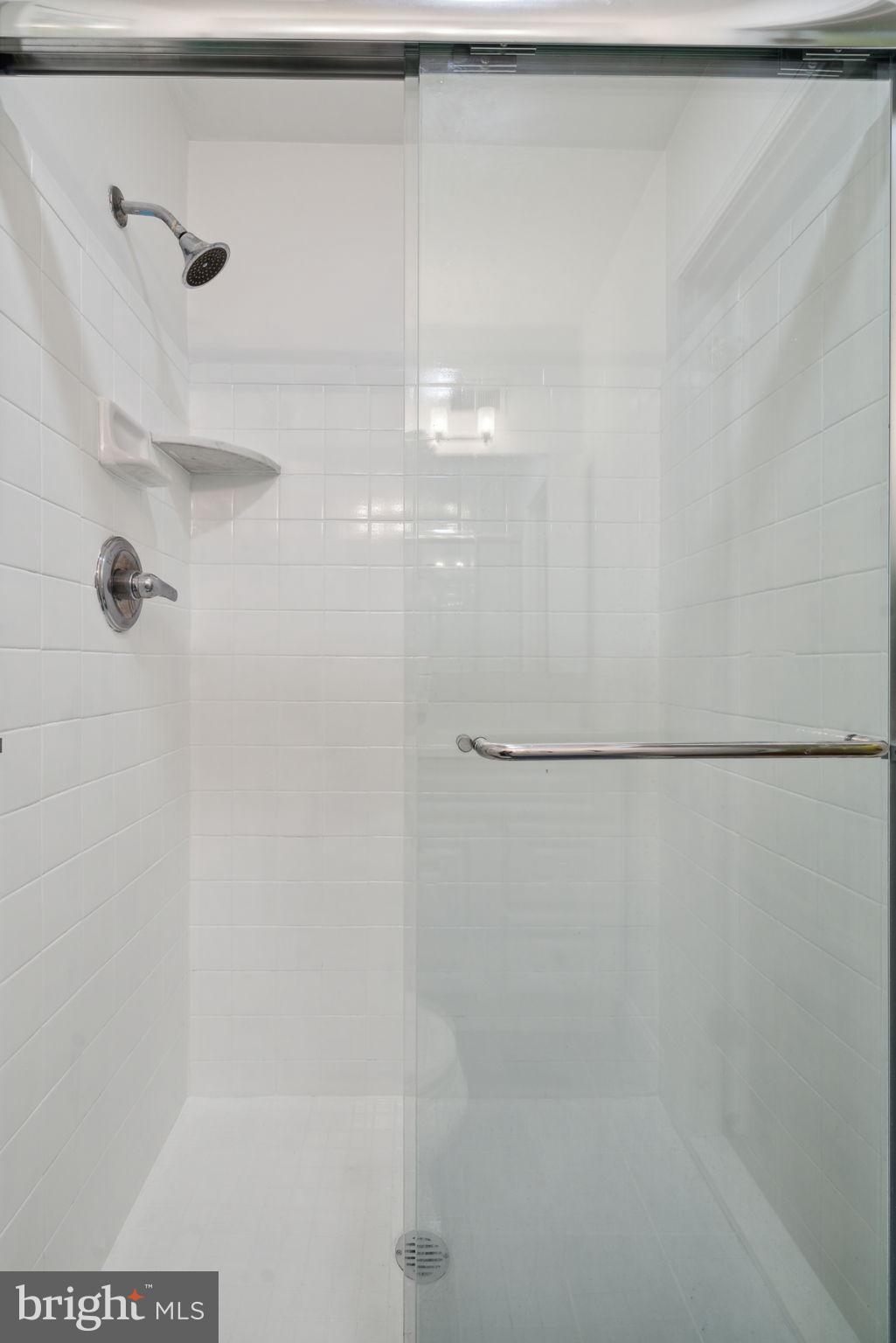 LOGAN SQUARE - Residential