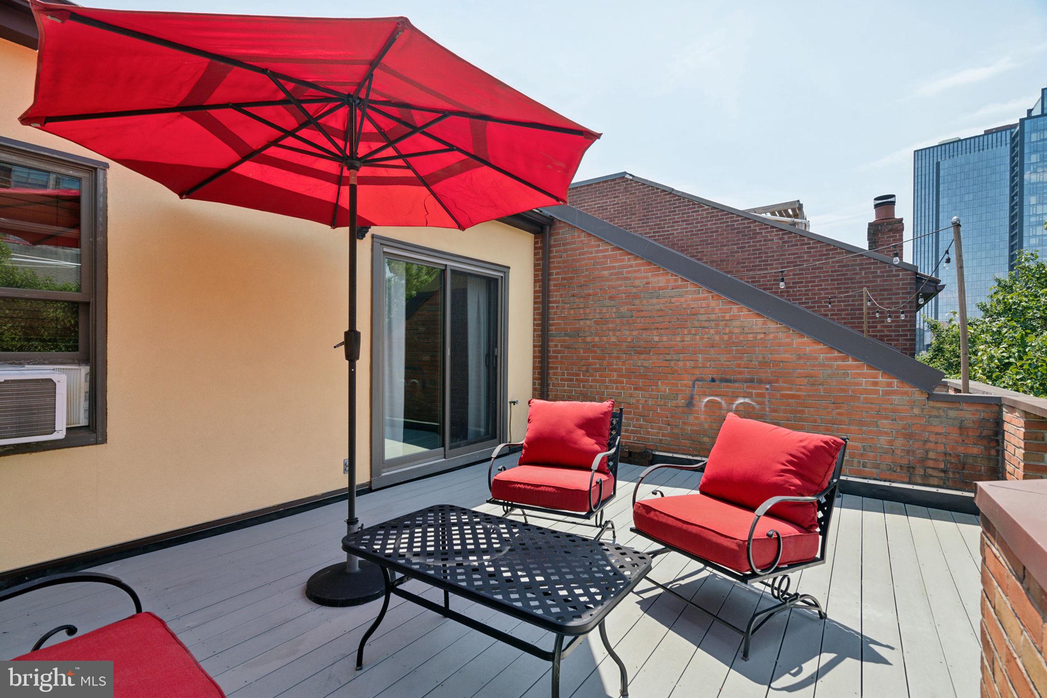 LOGAN SQUARE - Residential