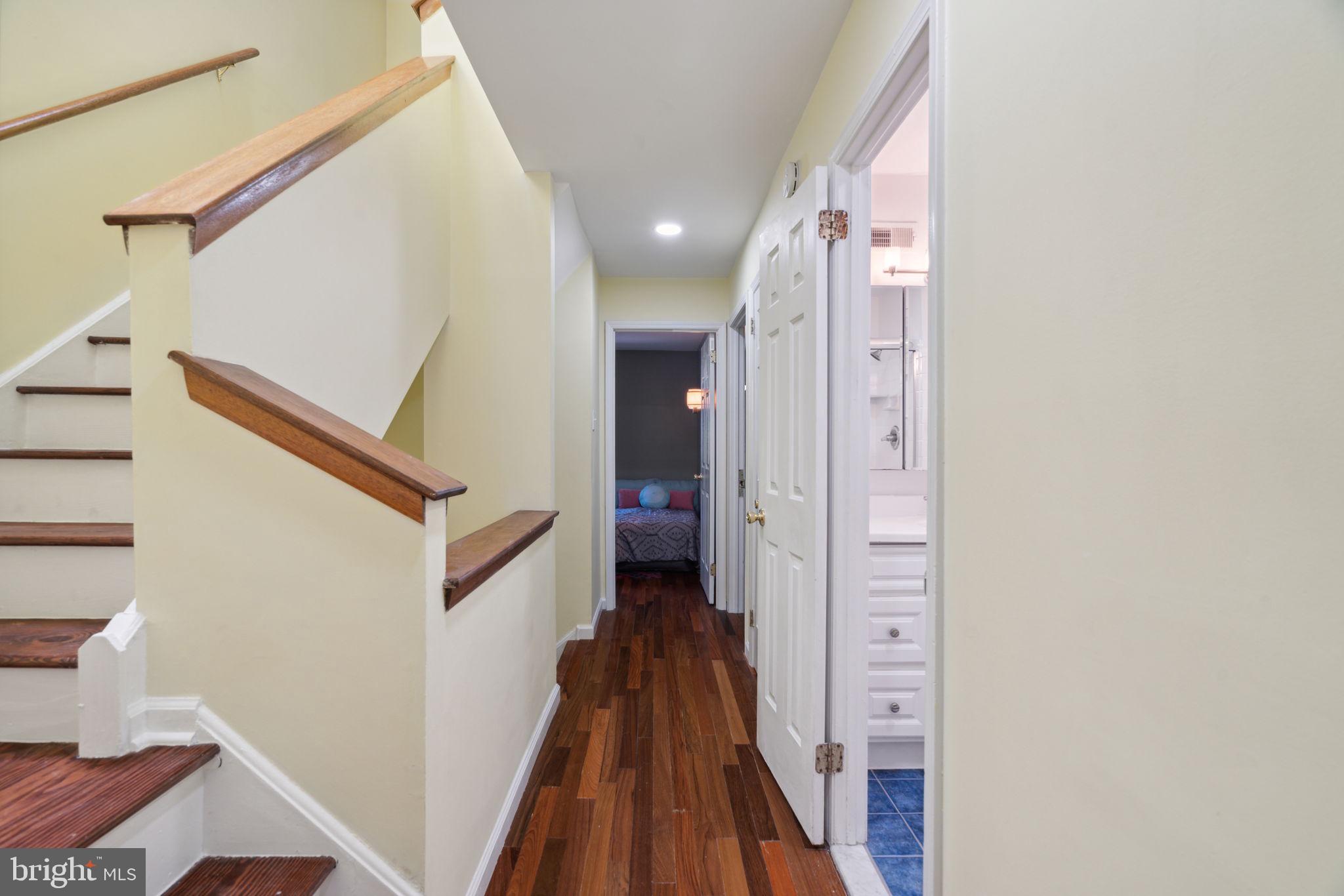 LOGAN SQUARE - Residential