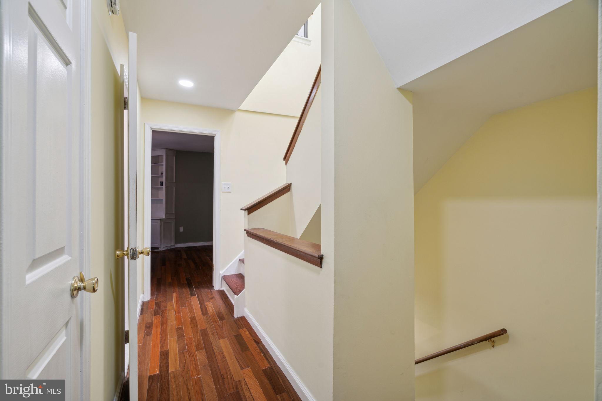 LOGAN SQUARE - Residential