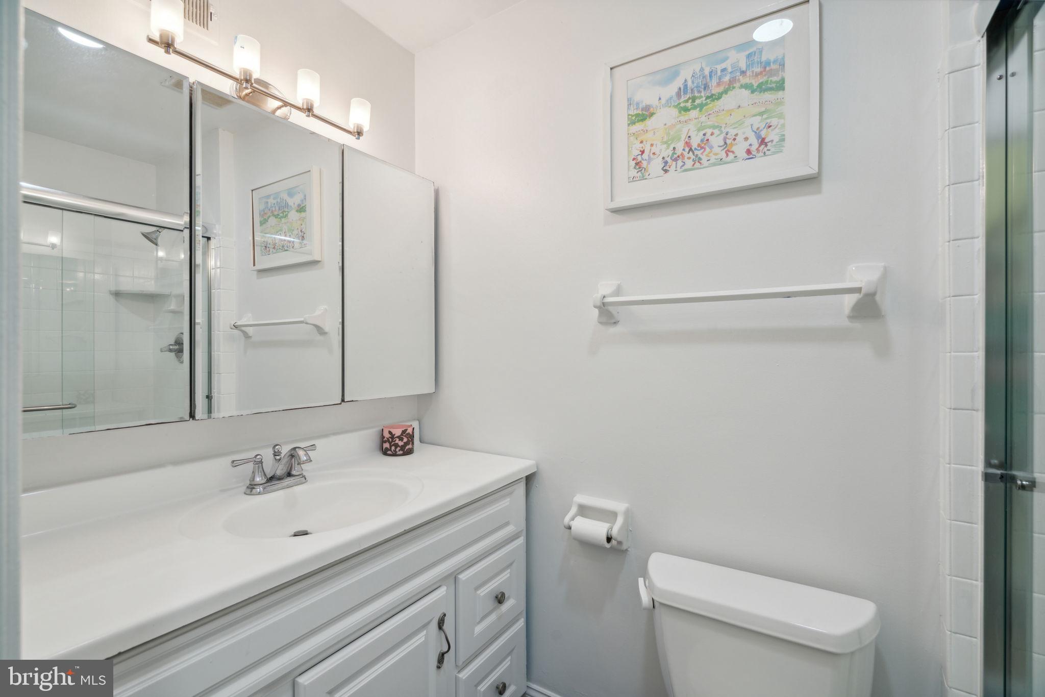 LOGAN SQUARE - Residential