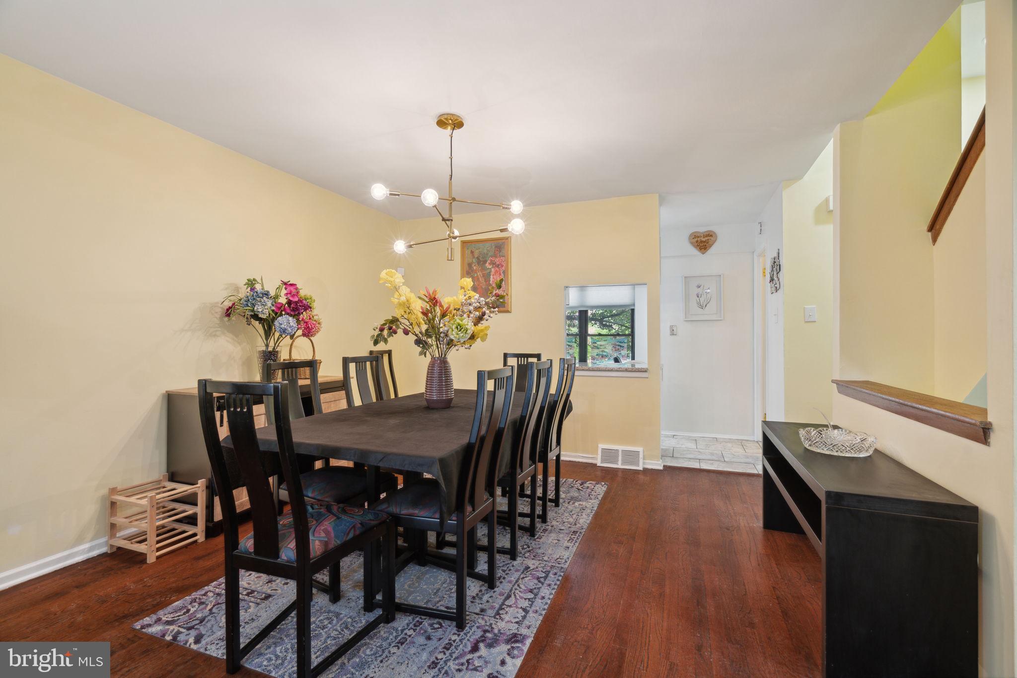 LOGAN SQUARE - Residential