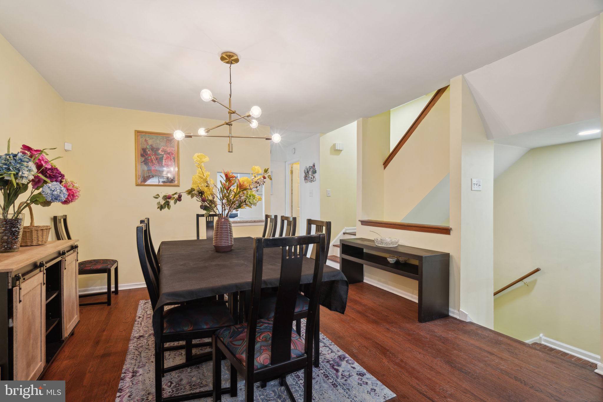 LOGAN SQUARE - Residential