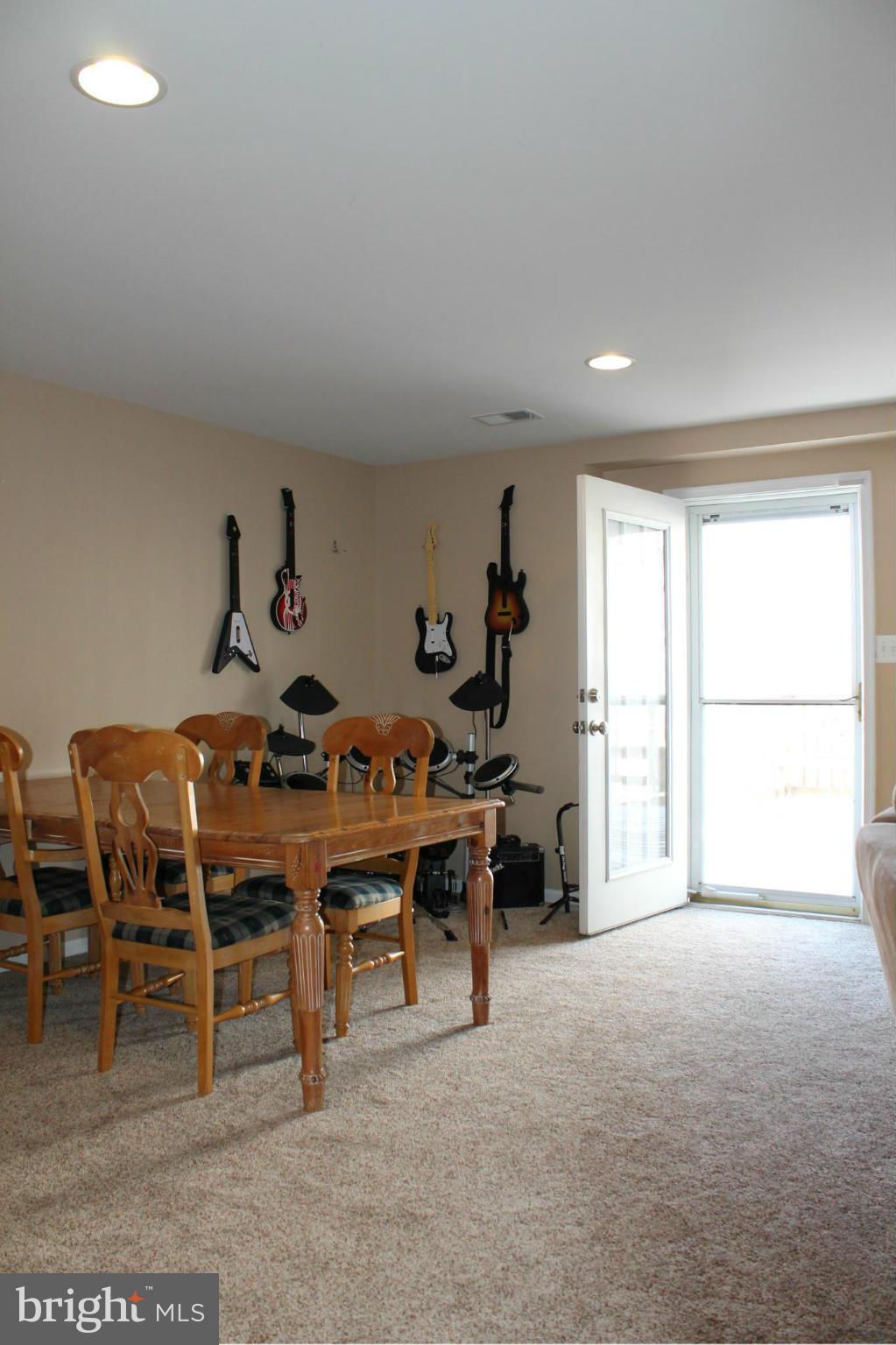 VILLAGE AT LORTON VALLEY - Residential Lease