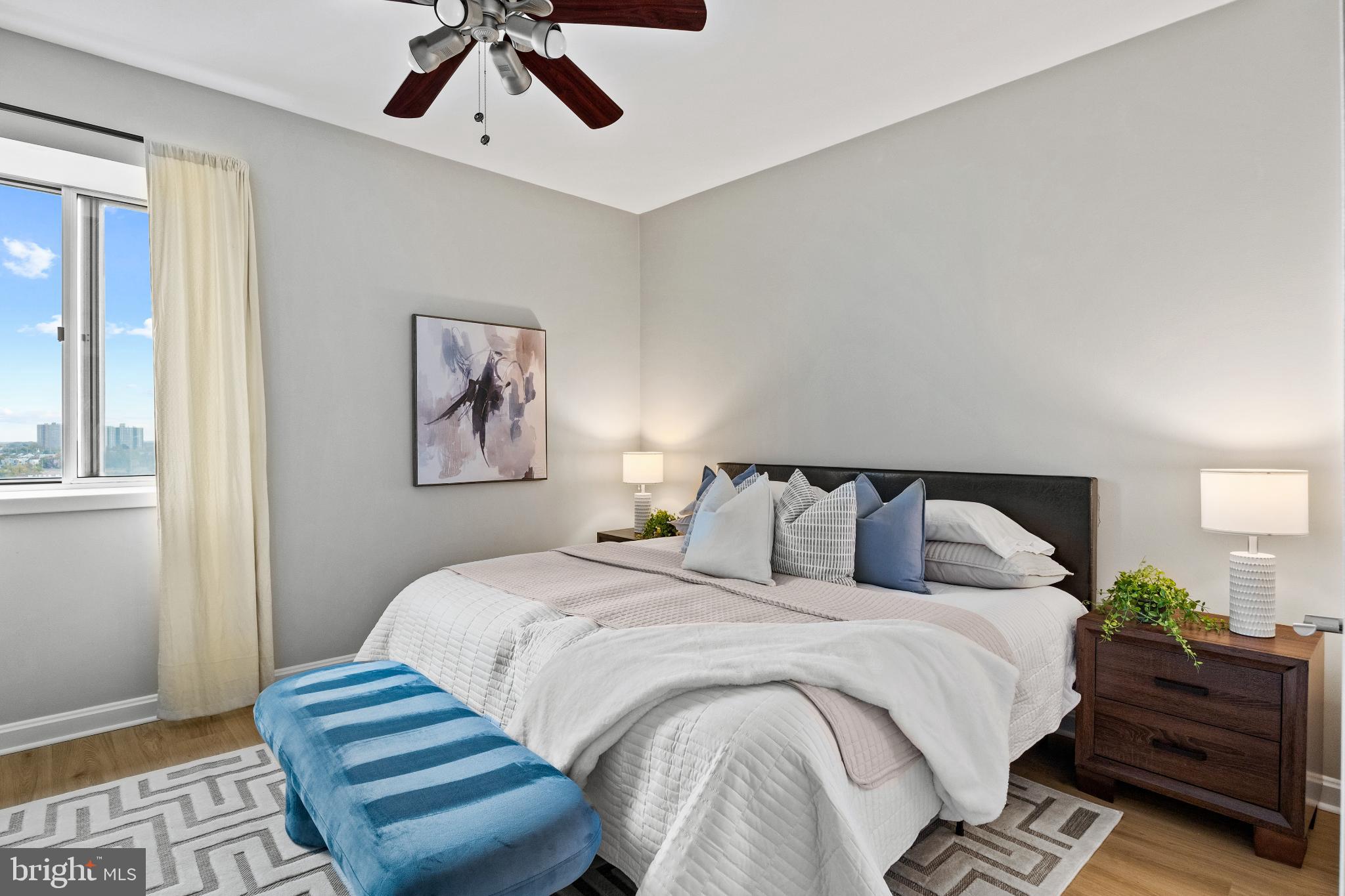 WATERFRONT SQUARE - Residential