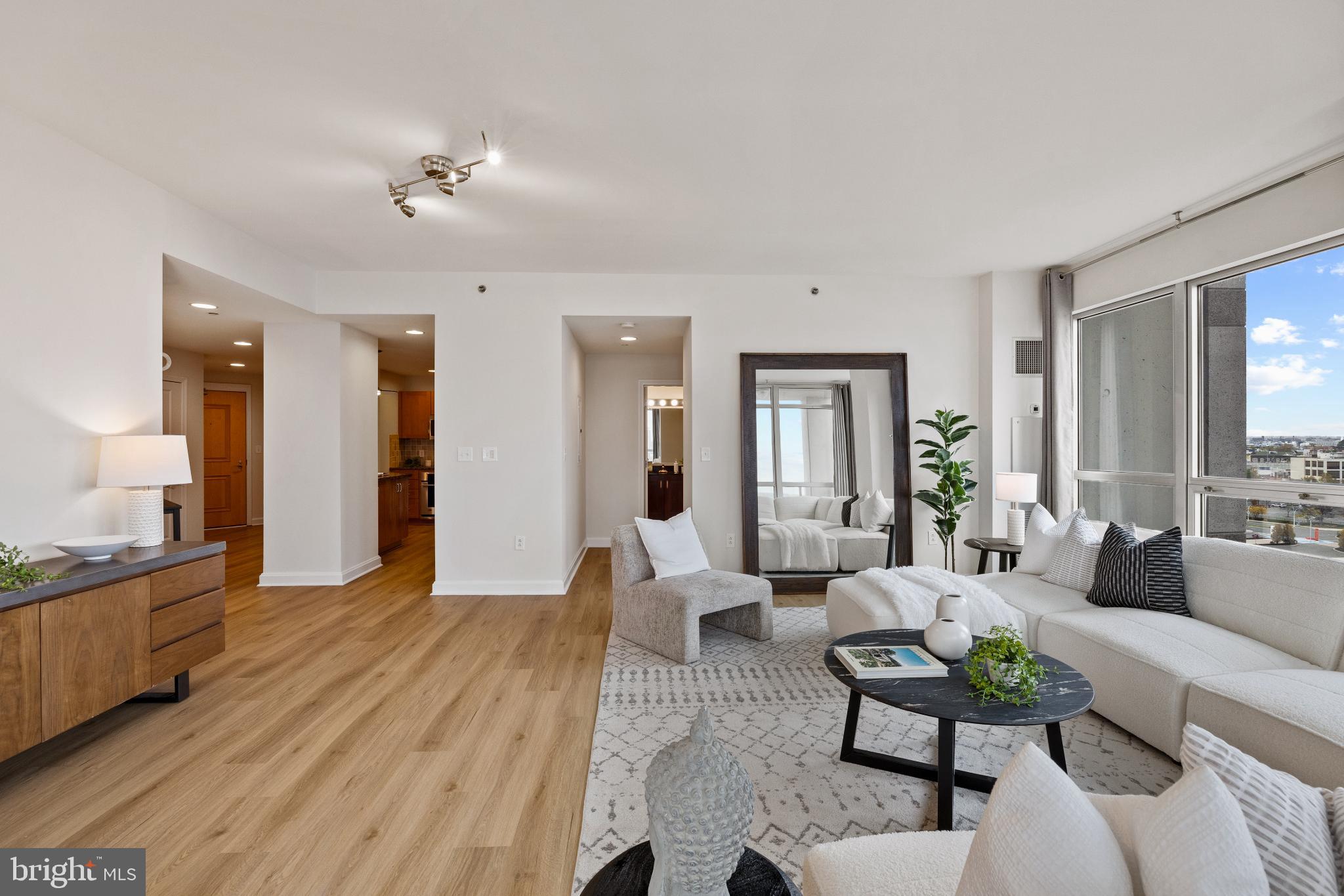 WATERFRONT SQUARE - Residential