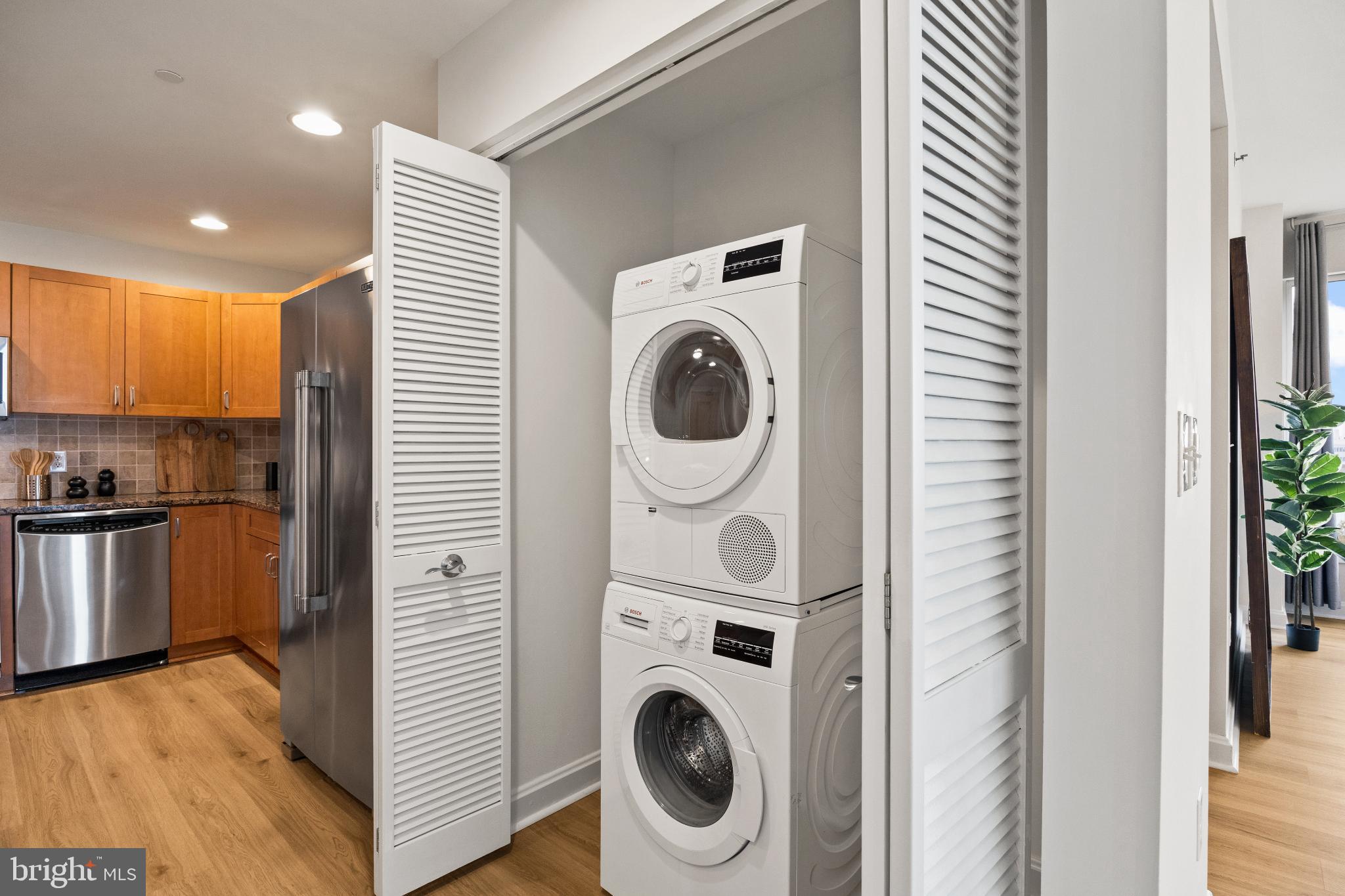 WATERFRONT SQUARE - Residential