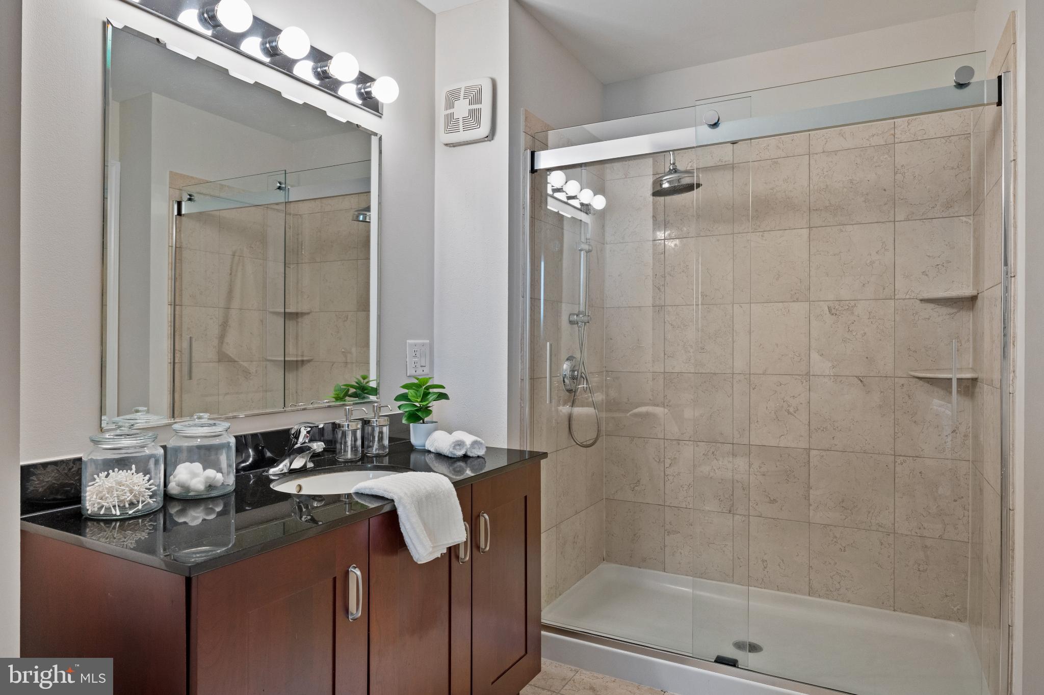 WATERFRONT SQUARE - Residential