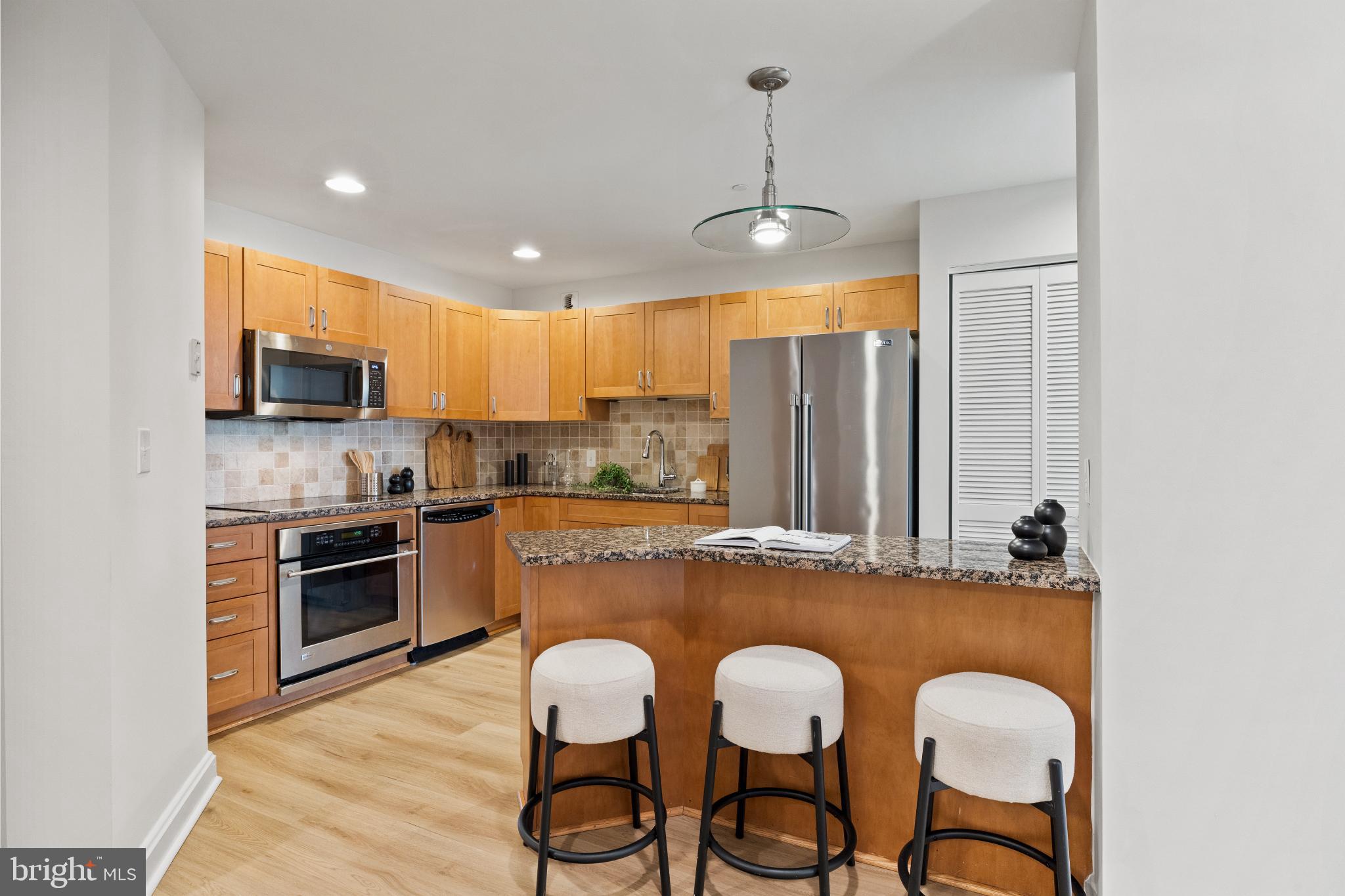 WATERFRONT SQUARE - Residential