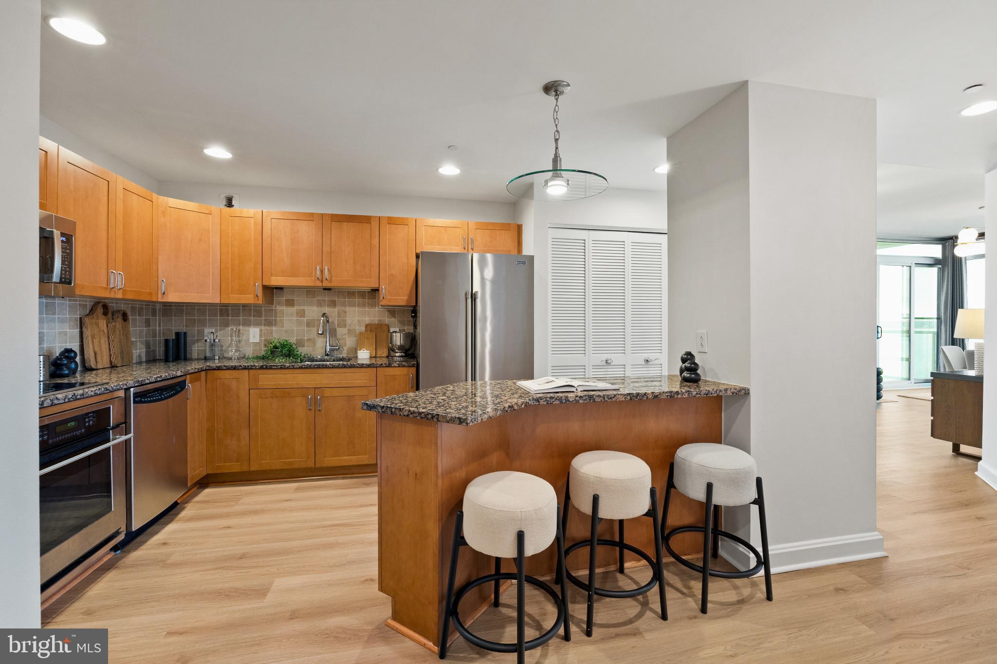 WATERFRONT SQUARE - Residential