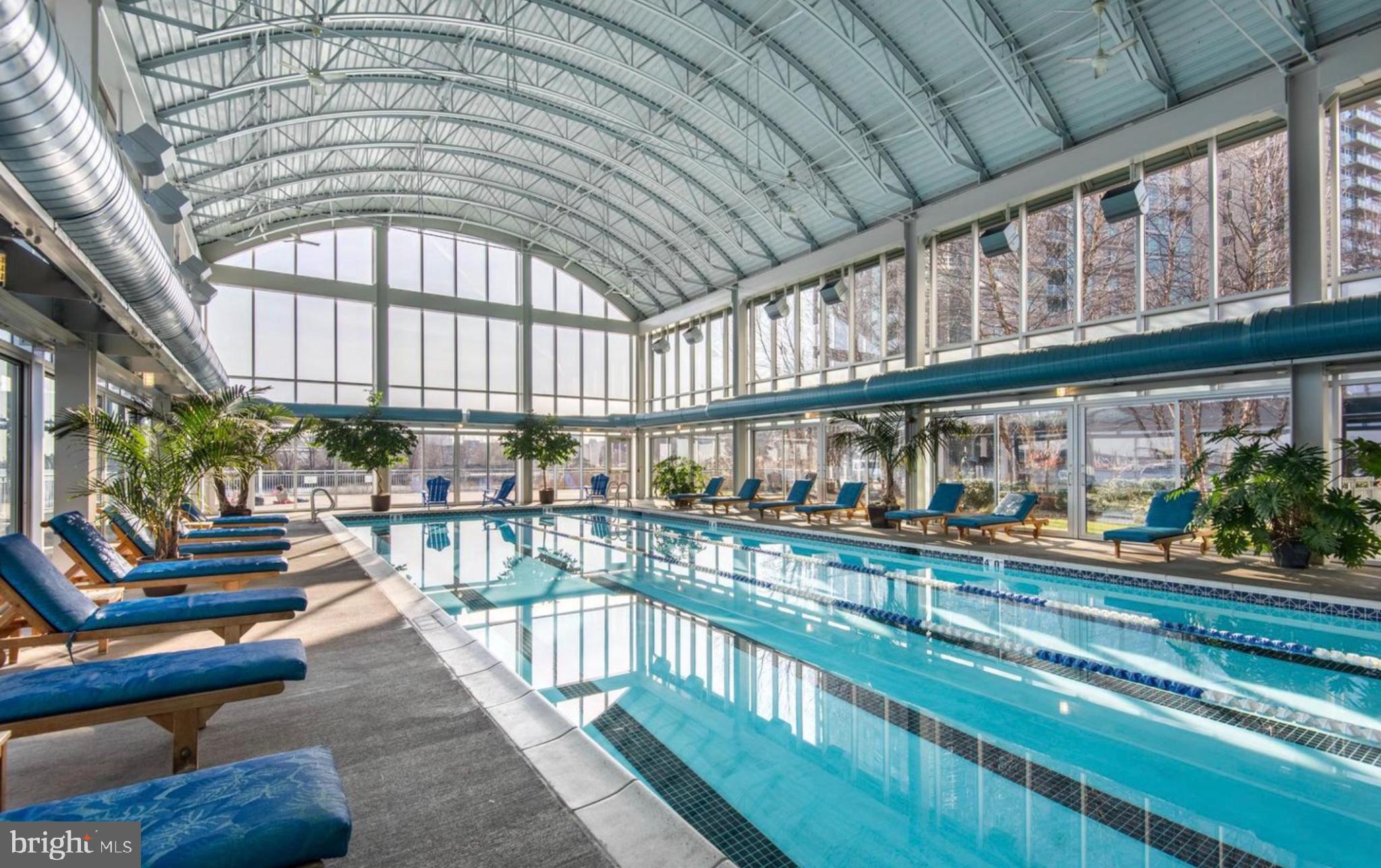 WATERFRONT SQUARE - Residential