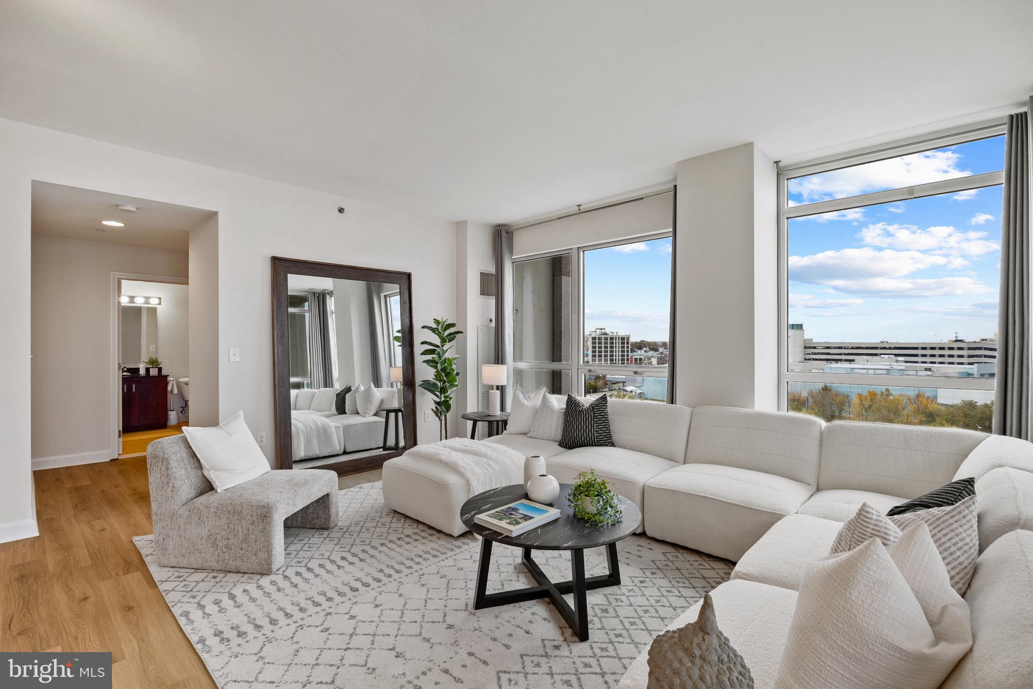 WATERFRONT SQUARE - Residential