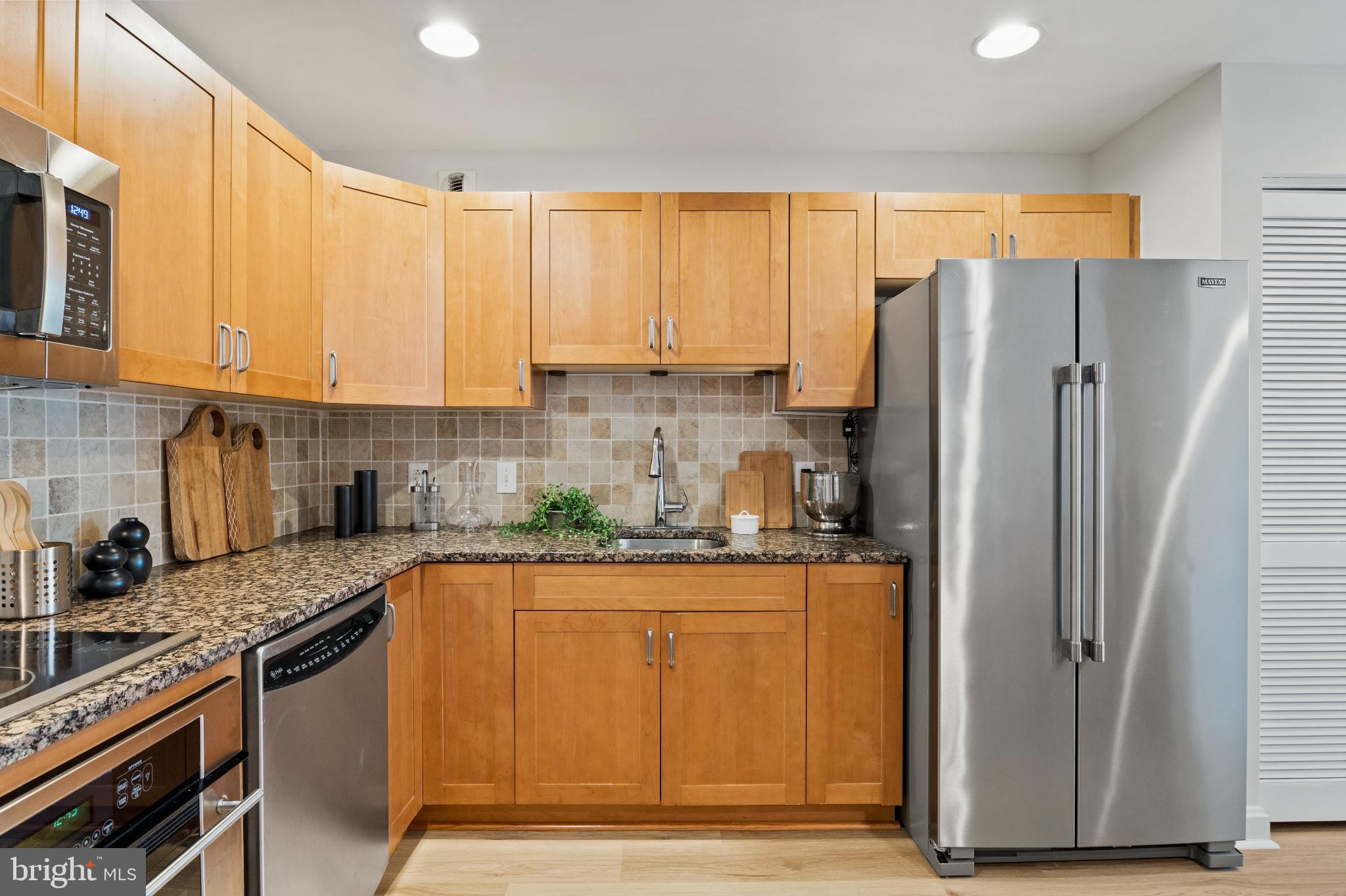 WATERFRONT SQUARE - Residential