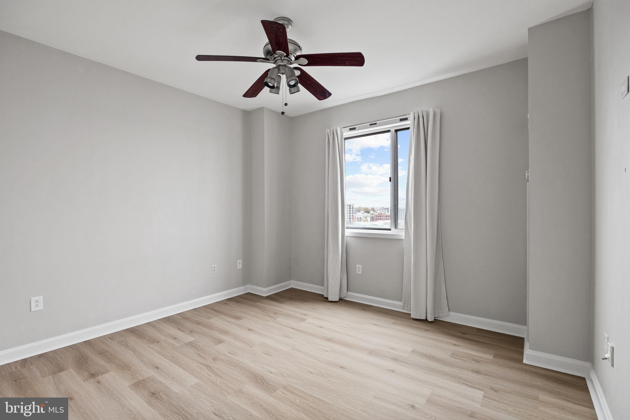 WATERFRONT SQUARE - Residential