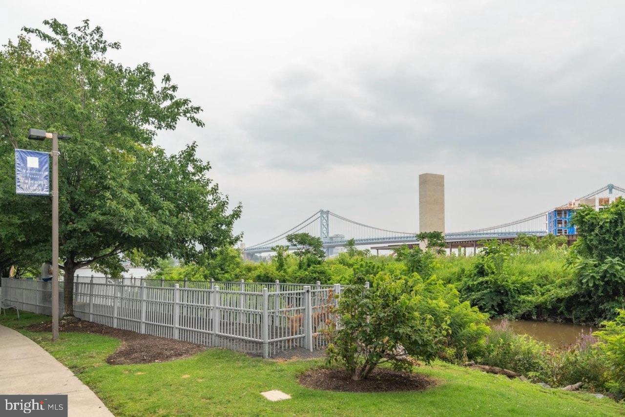 WATERFRONT SQUARE - Residential