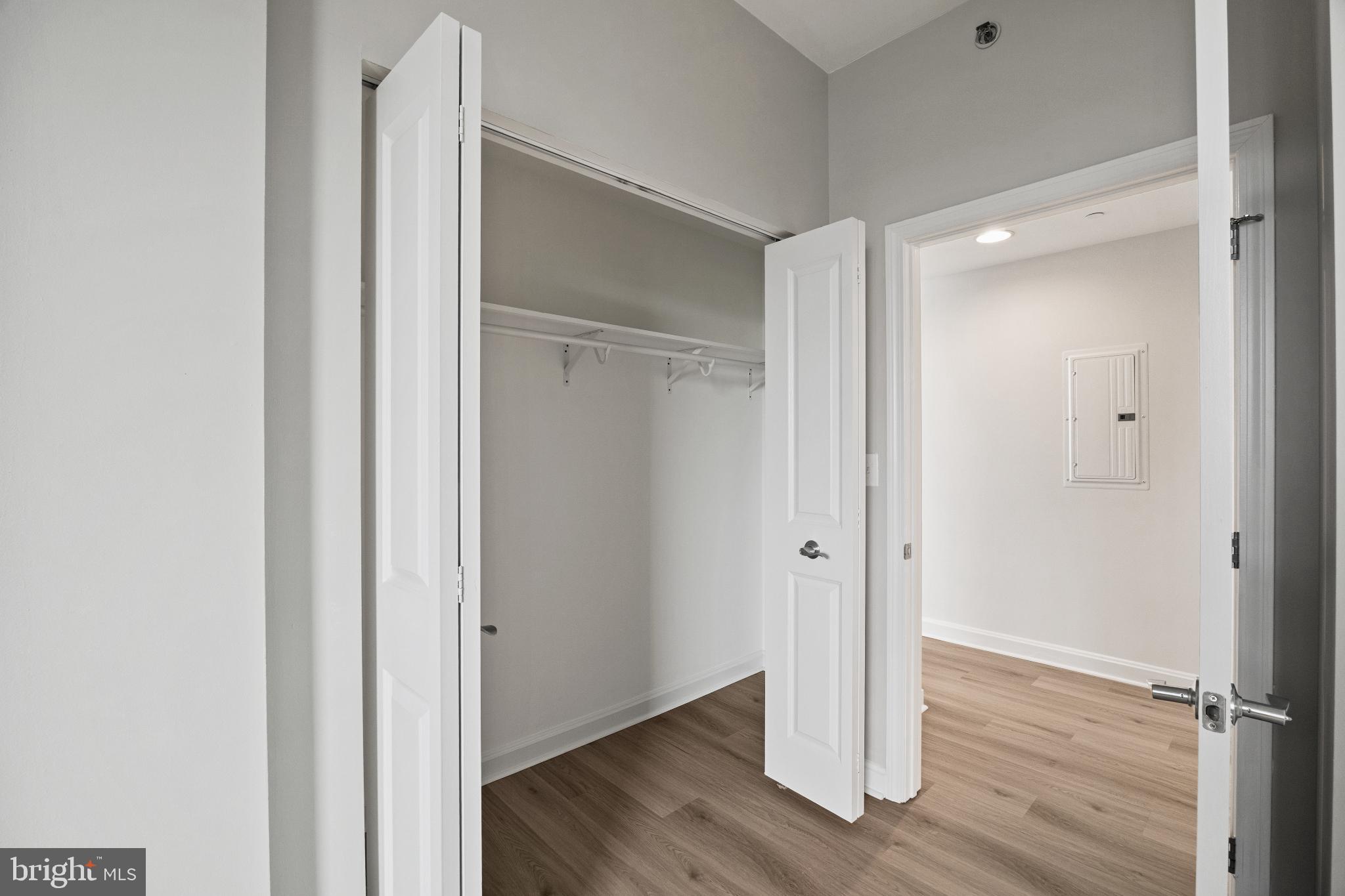 WATERFRONT SQUARE - Residential