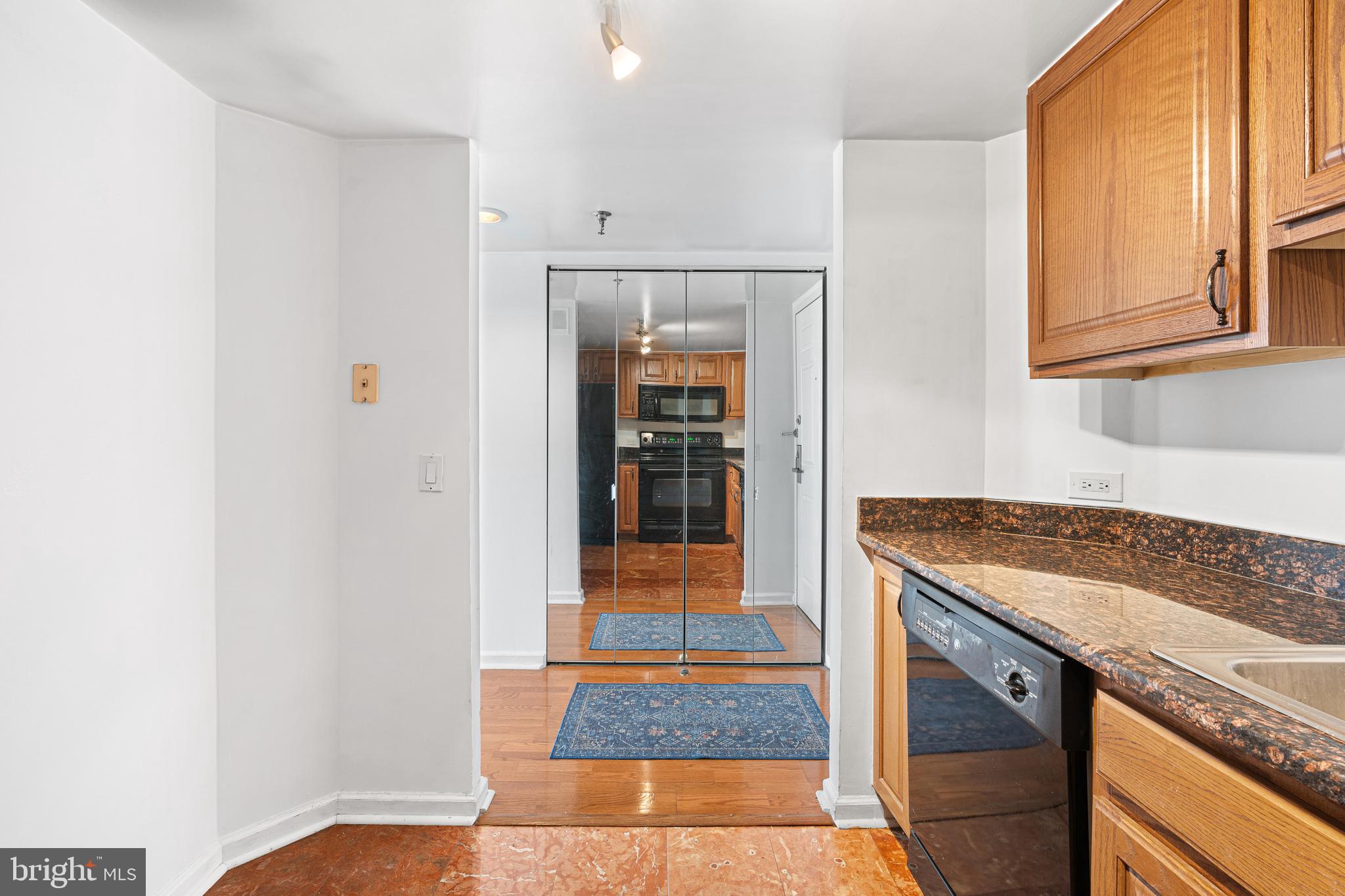 ART MUSEUM AREA - Residential