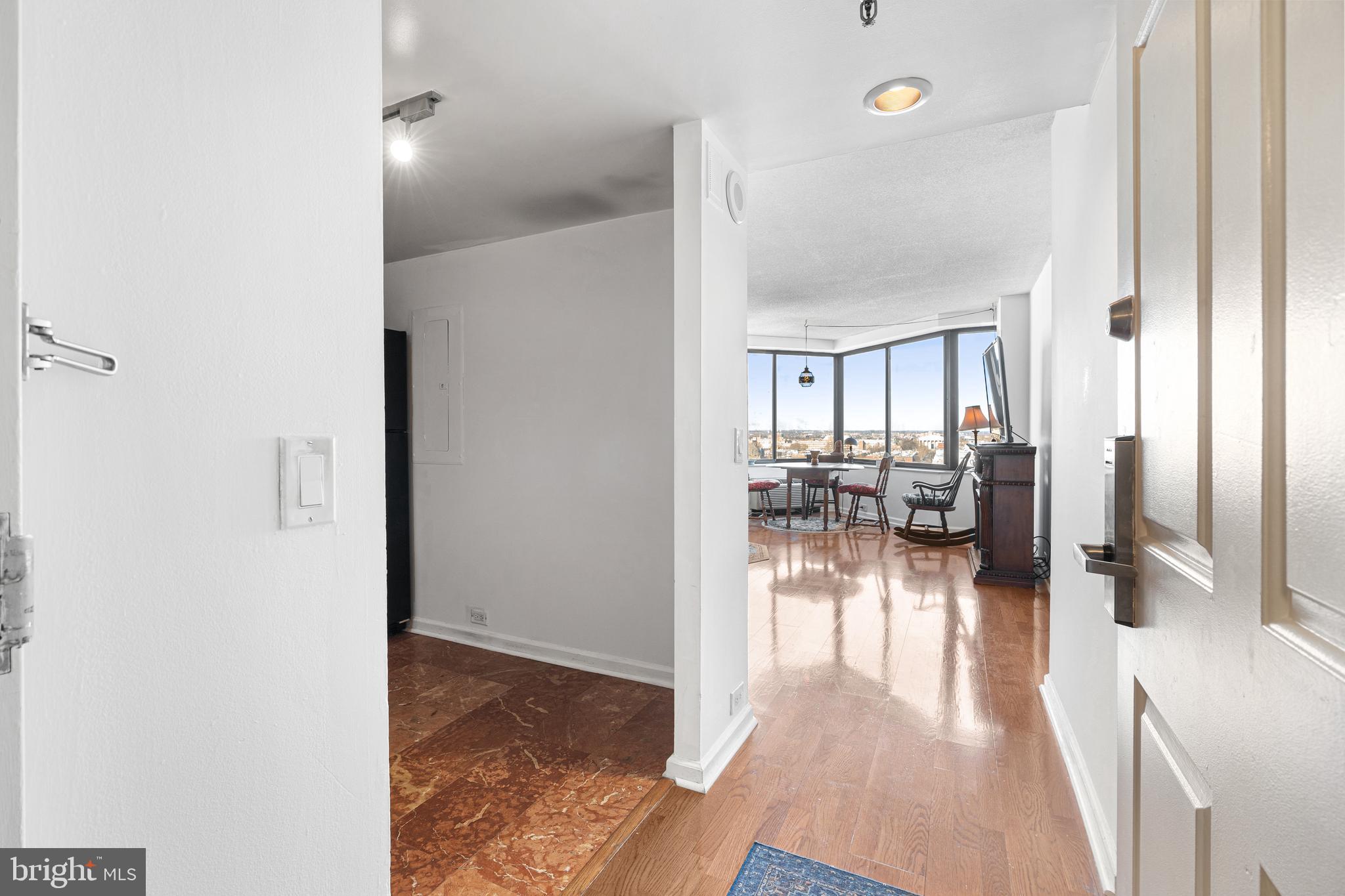 2001 HAMILTON STREET 2003