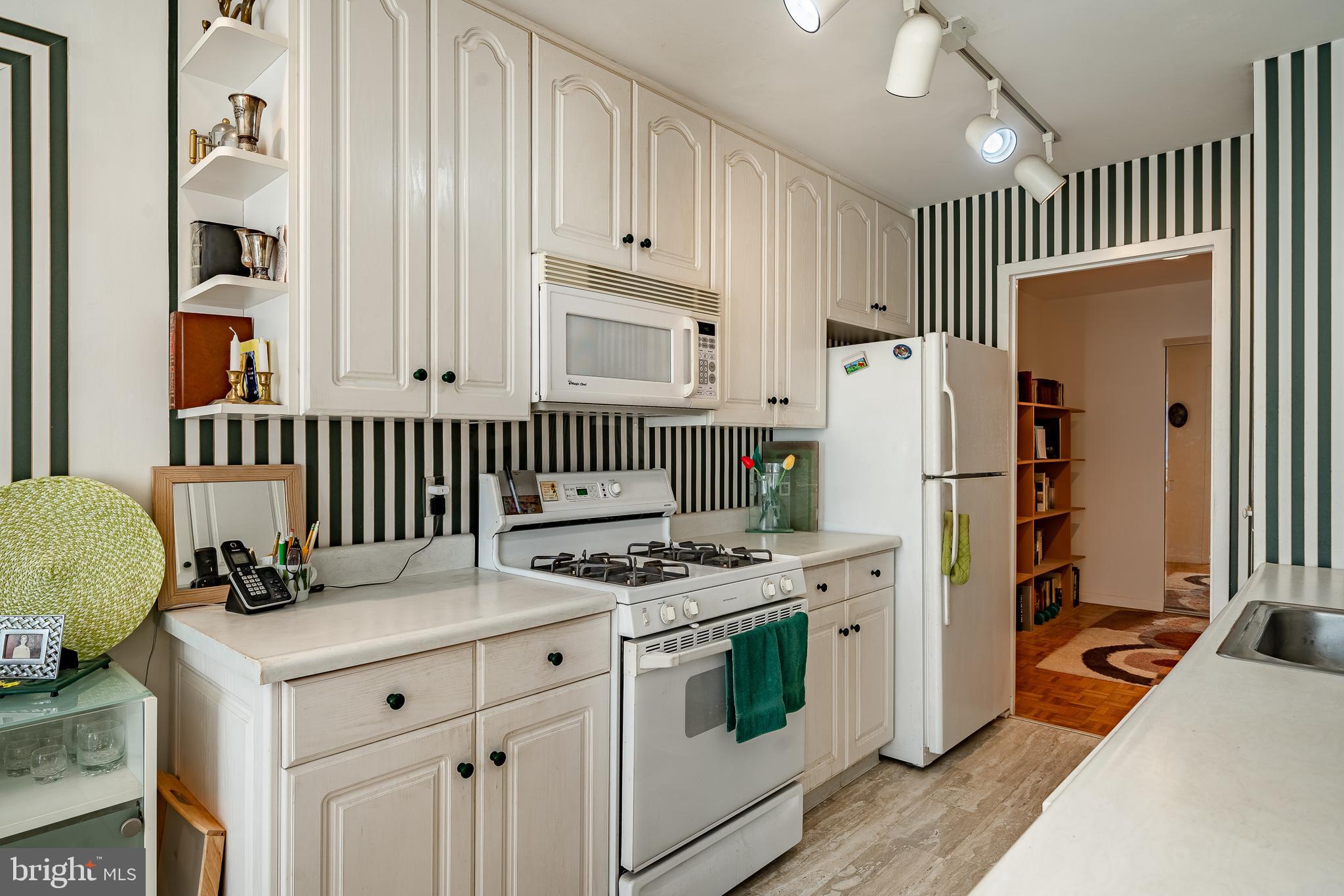 OAK HILL - Residential