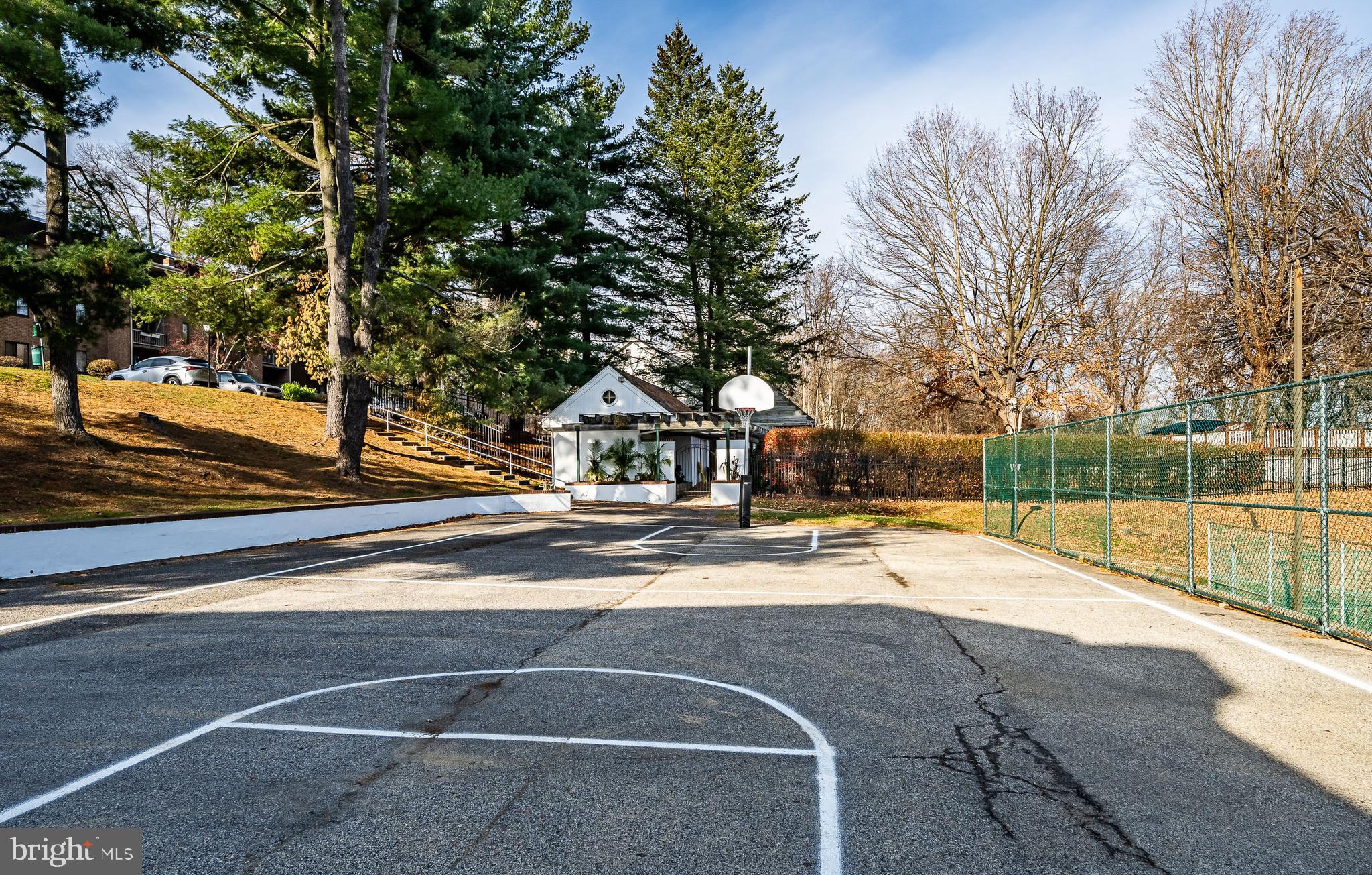 OAK HILL - Residential