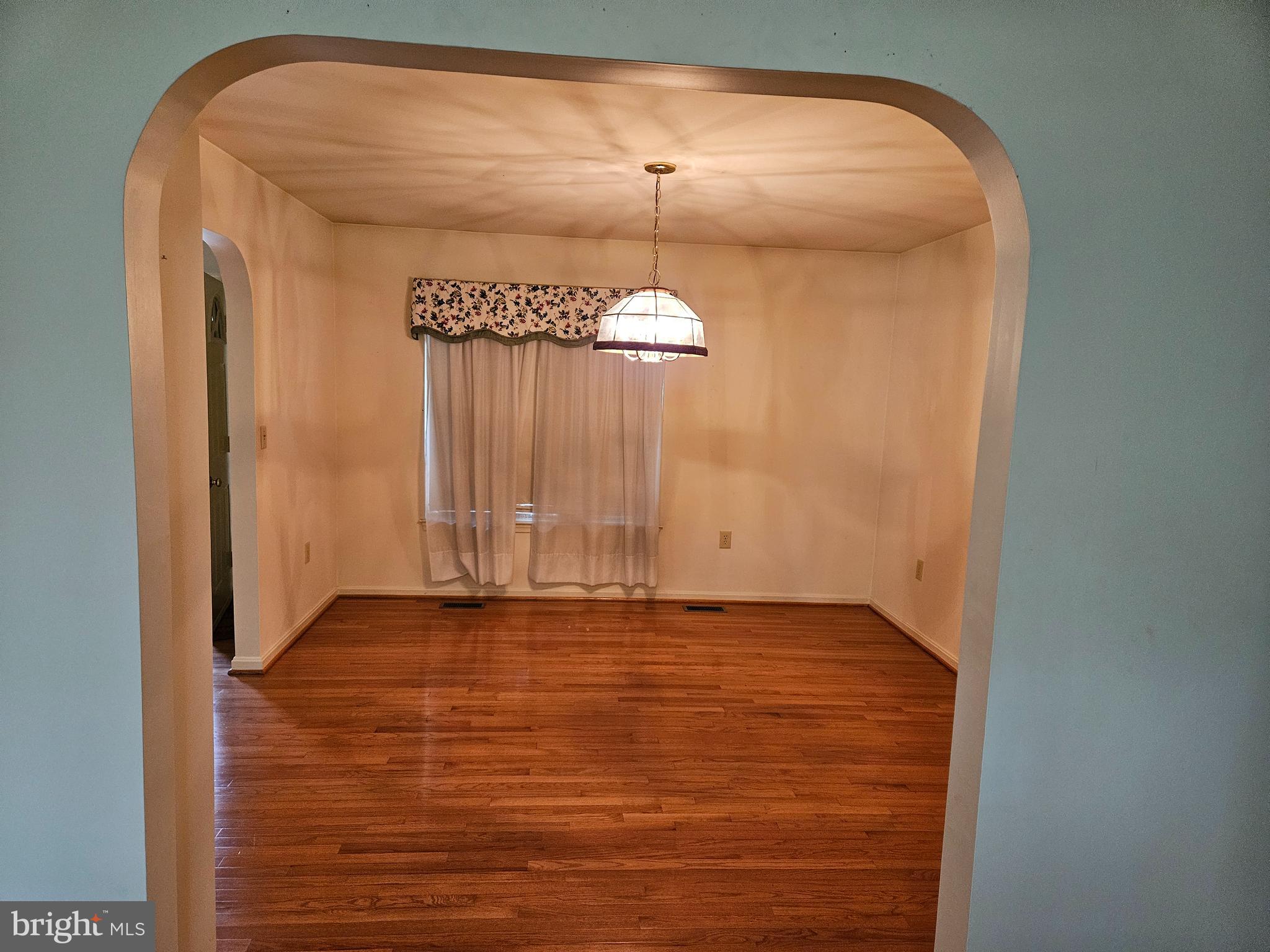 BOWLING GREEN - Residential Lease