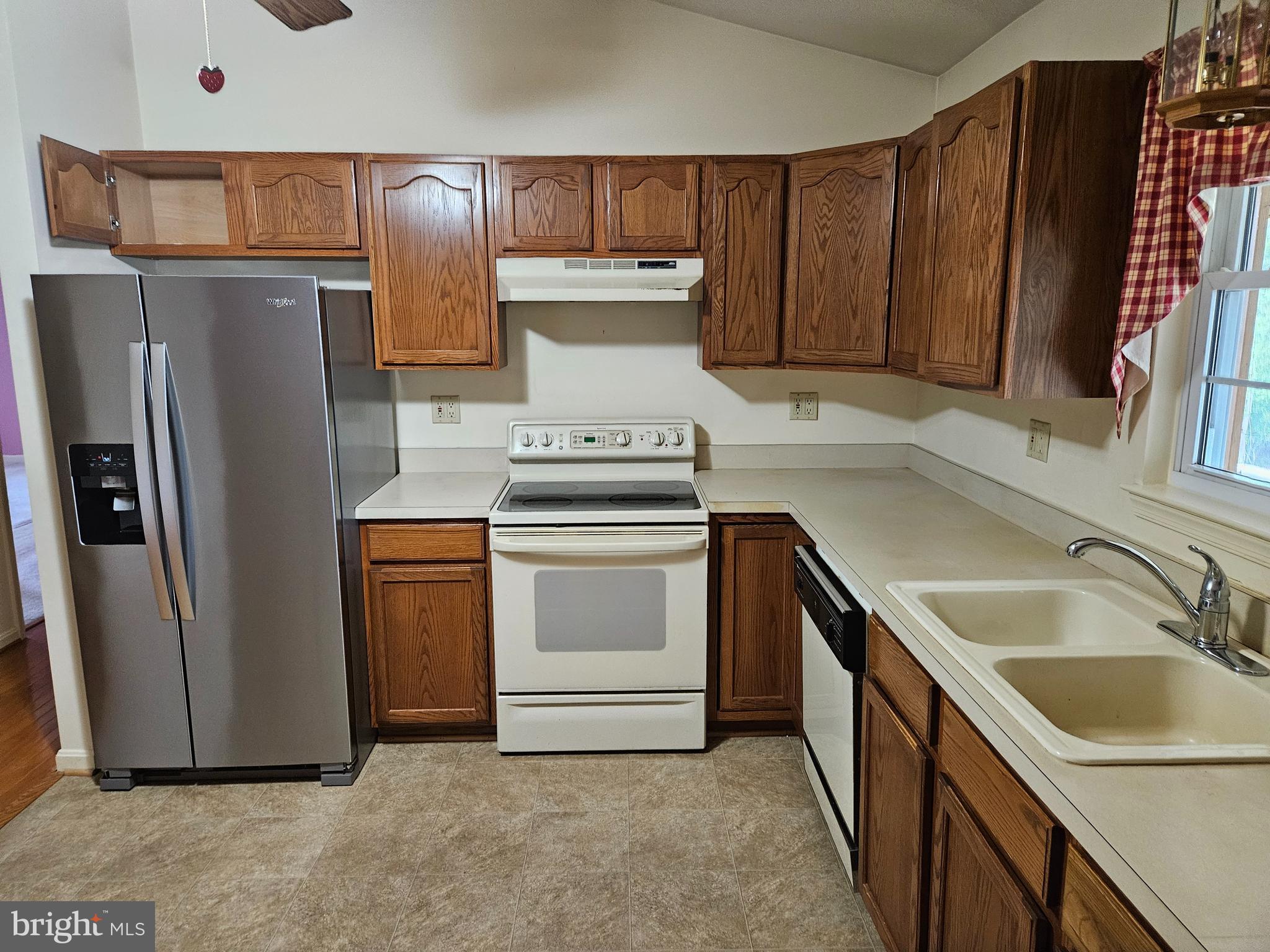 BOWLING GREEN - Residential Lease