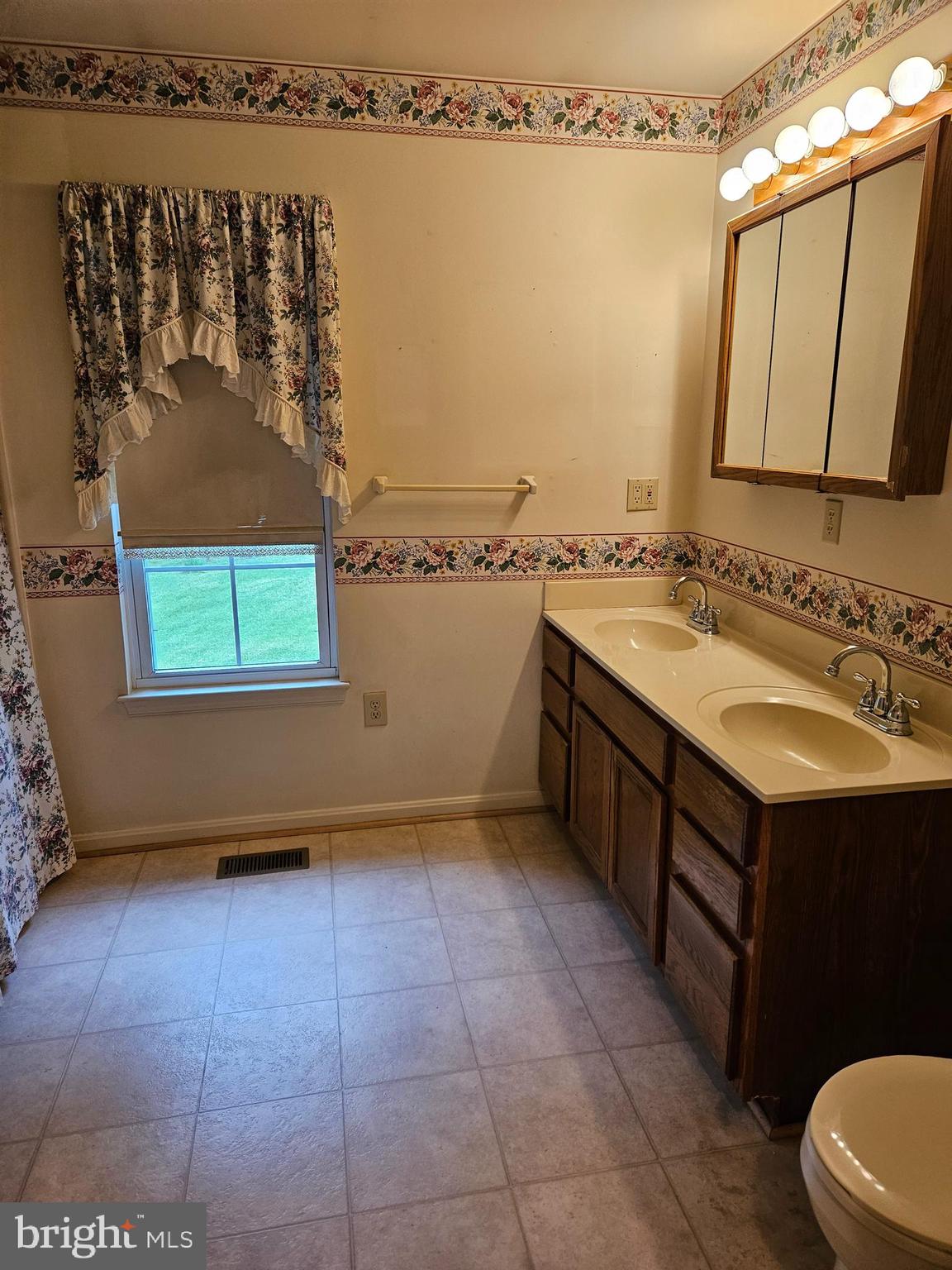 BOWLING GREEN - Residential Lease