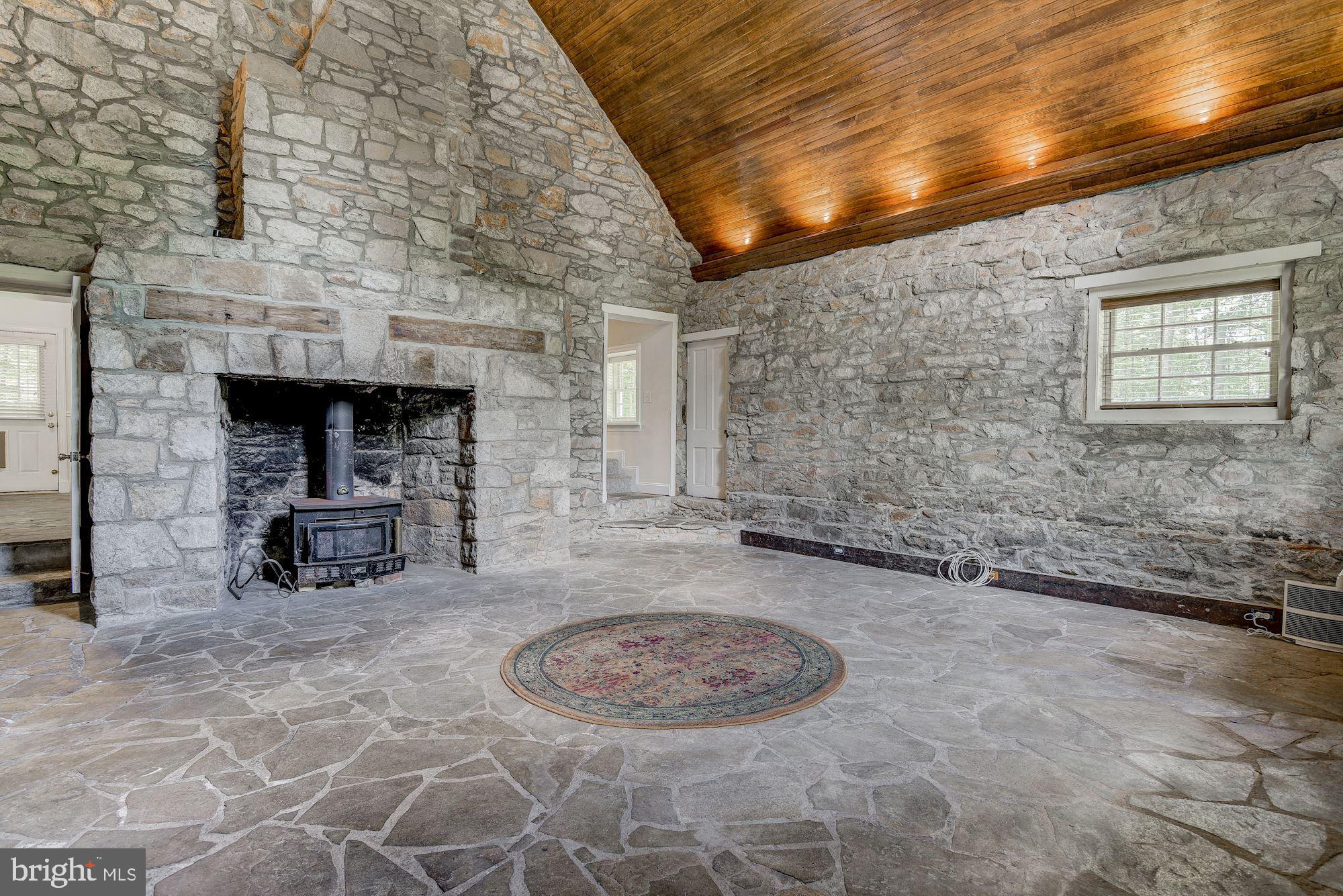 DELLABROOKE FOREST - Residential