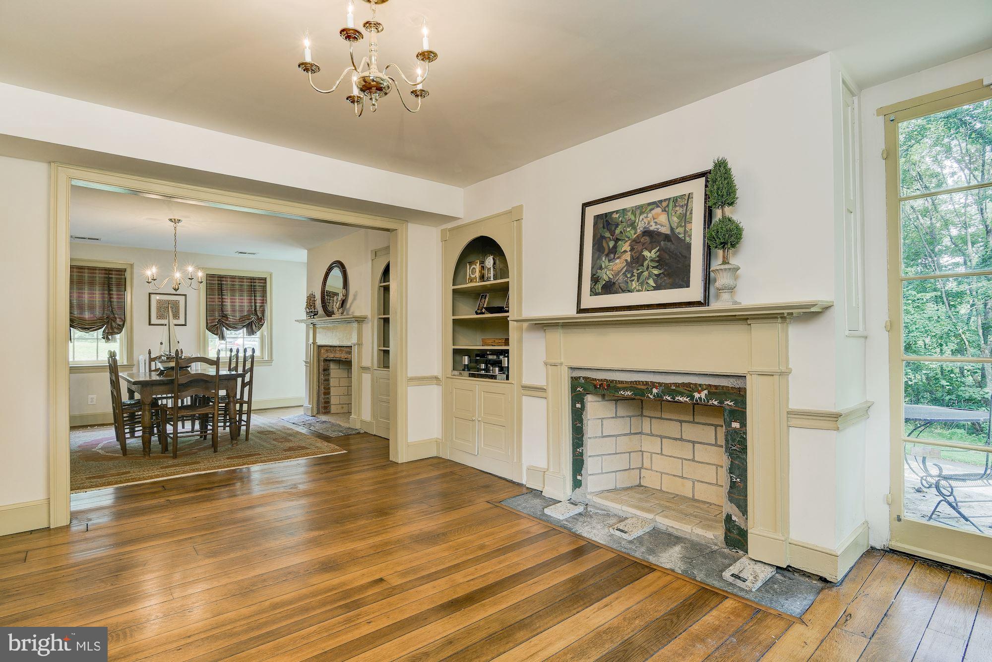 DELLABROOKE FOREST - Residential